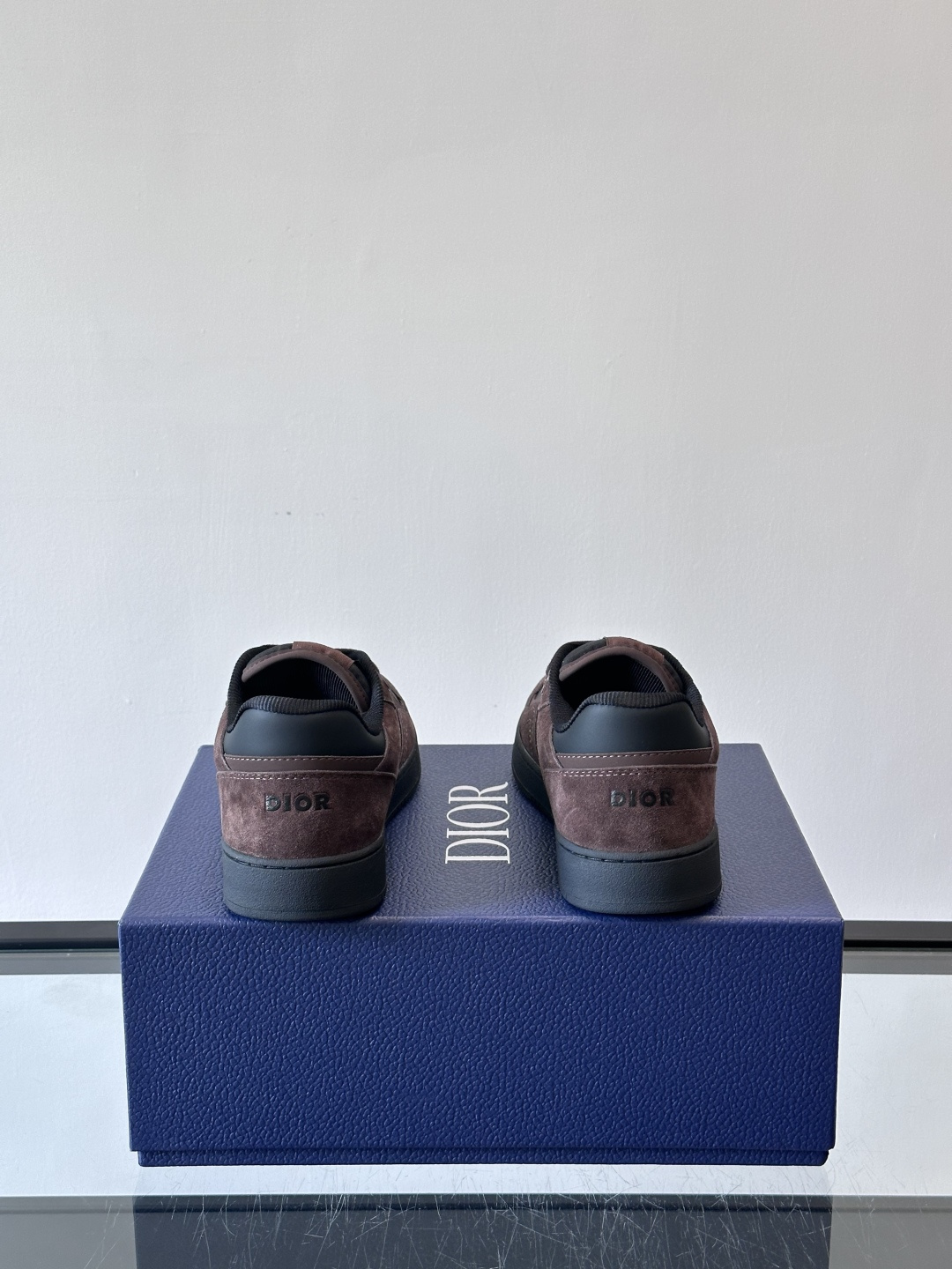 Dior 精品仿製男士麂皮拼接球鞋 酒紅黑撞色設計 質感街頭風| 8 Dior 精品仿製男士麂皮拼接球鞋 酒紅黑撞色設計 質感街頭風