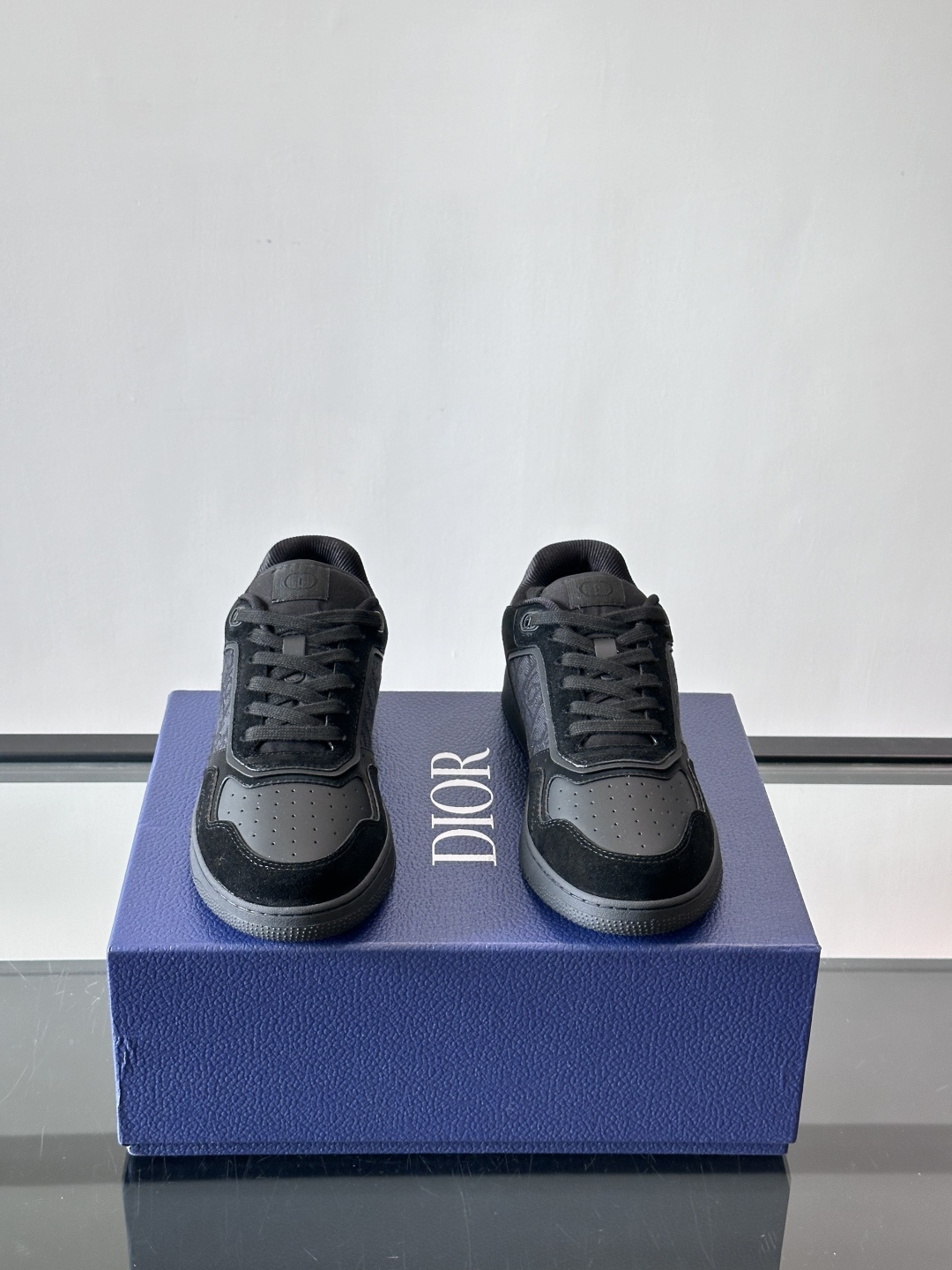 Dior 高仿男士黑色麂皮拼接運動鞋 百搭復古設計 潮流感十足款式| 14 Dior 高仿男士黑色麂皮拼接運動鞋 百搭復古設計 潮流感十足款式