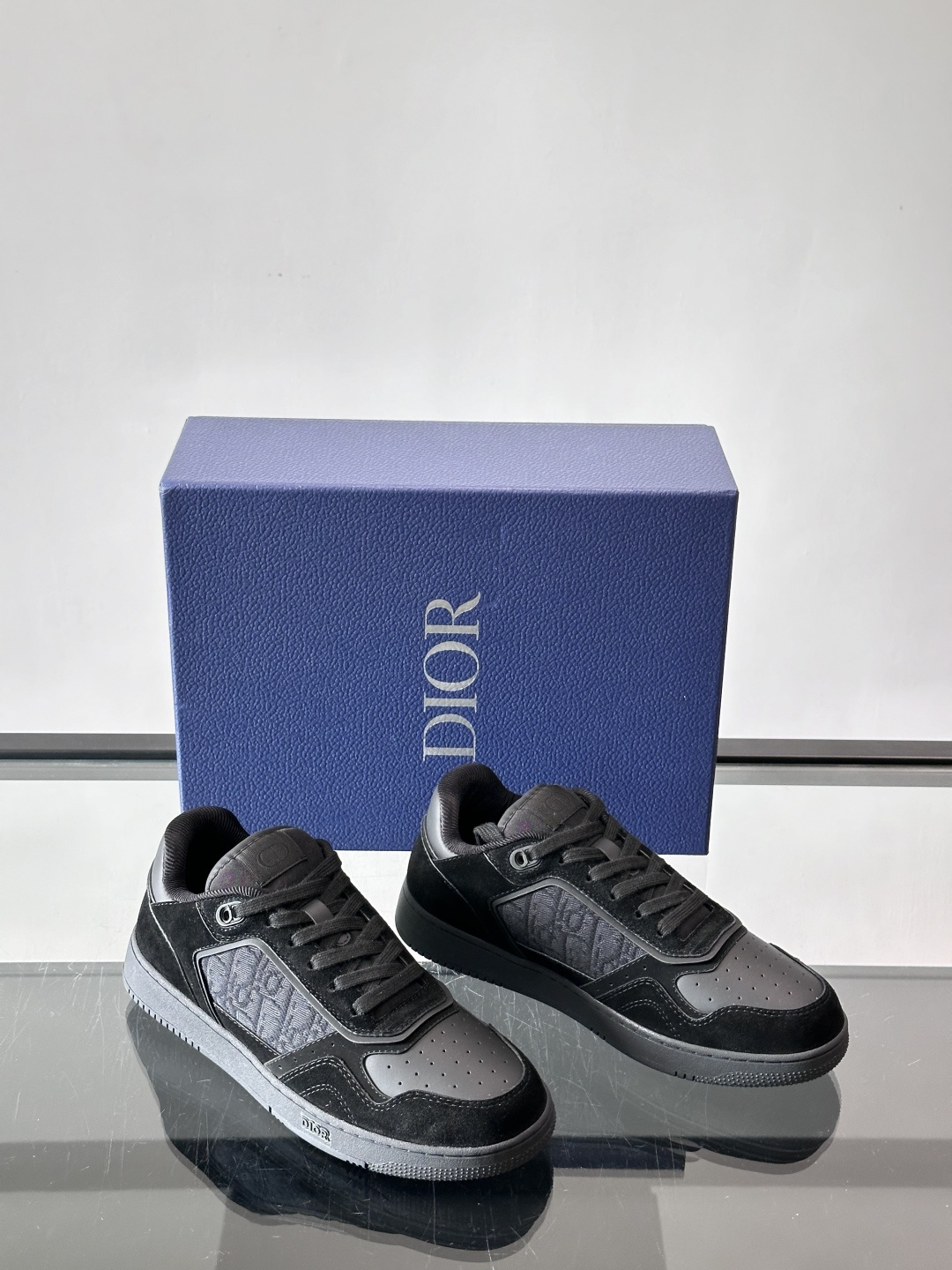 Dior 高仿男士黑色麂皮拼接運動鞋 百搭復古設計 潮流感十足款式| 11 Dior 高仿男士黑色麂皮拼接運動鞋 百搭復古設計 潮流感十足款式
