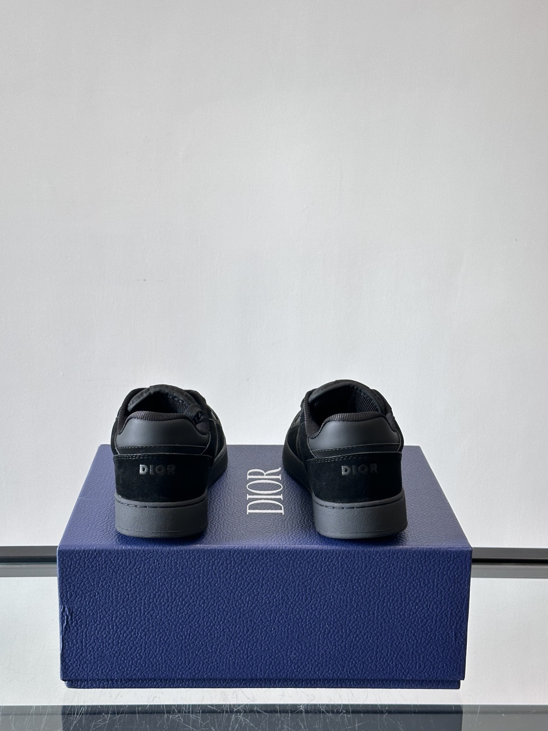 Dior 高仿男士黑色麂皮拼接運動鞋 百搭復古設計 潮流感十足款式| 8 Dior 高仿男士黑色麂皮拼接運動鞋 百搭復古設計 潮流感十足款式