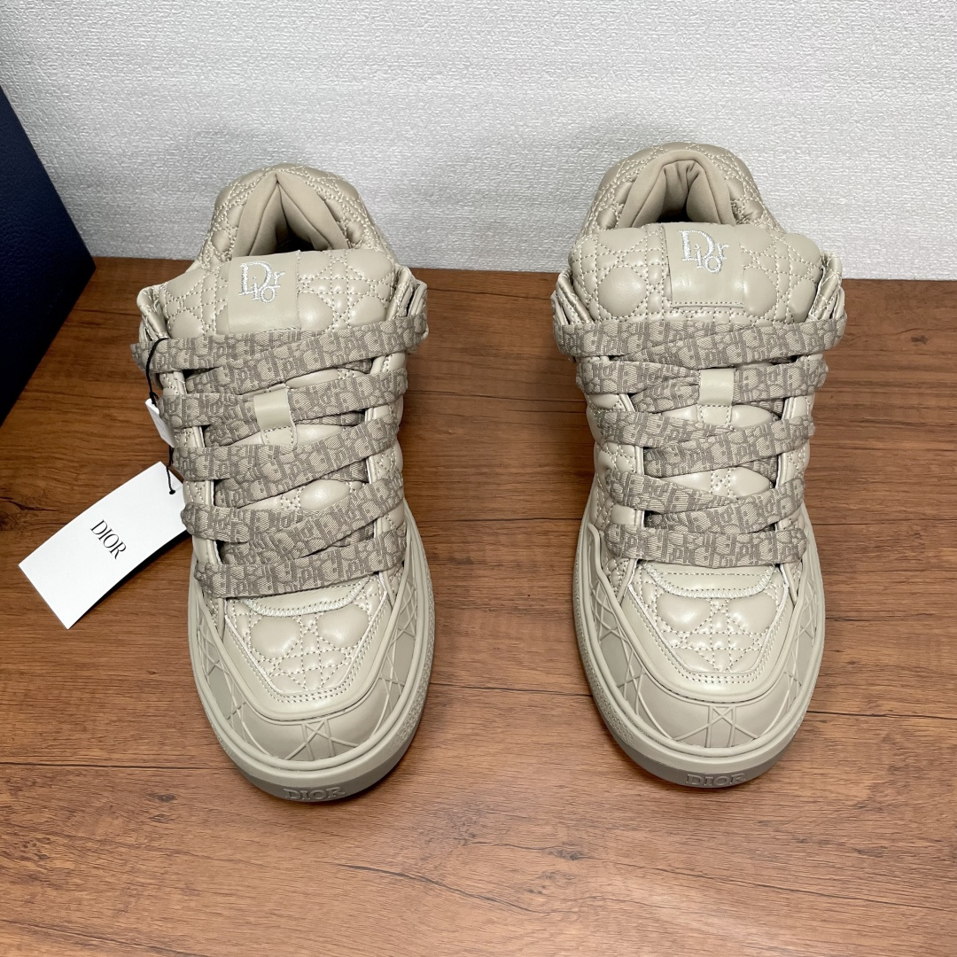 Dior 一比一男士奶茶色立體車縫球鞋 柔和色系穿搭百搭舒適| 14 Dior 一比一男士奶茶色立體車縫球鞋 柔和色系穿搭百搭舒適