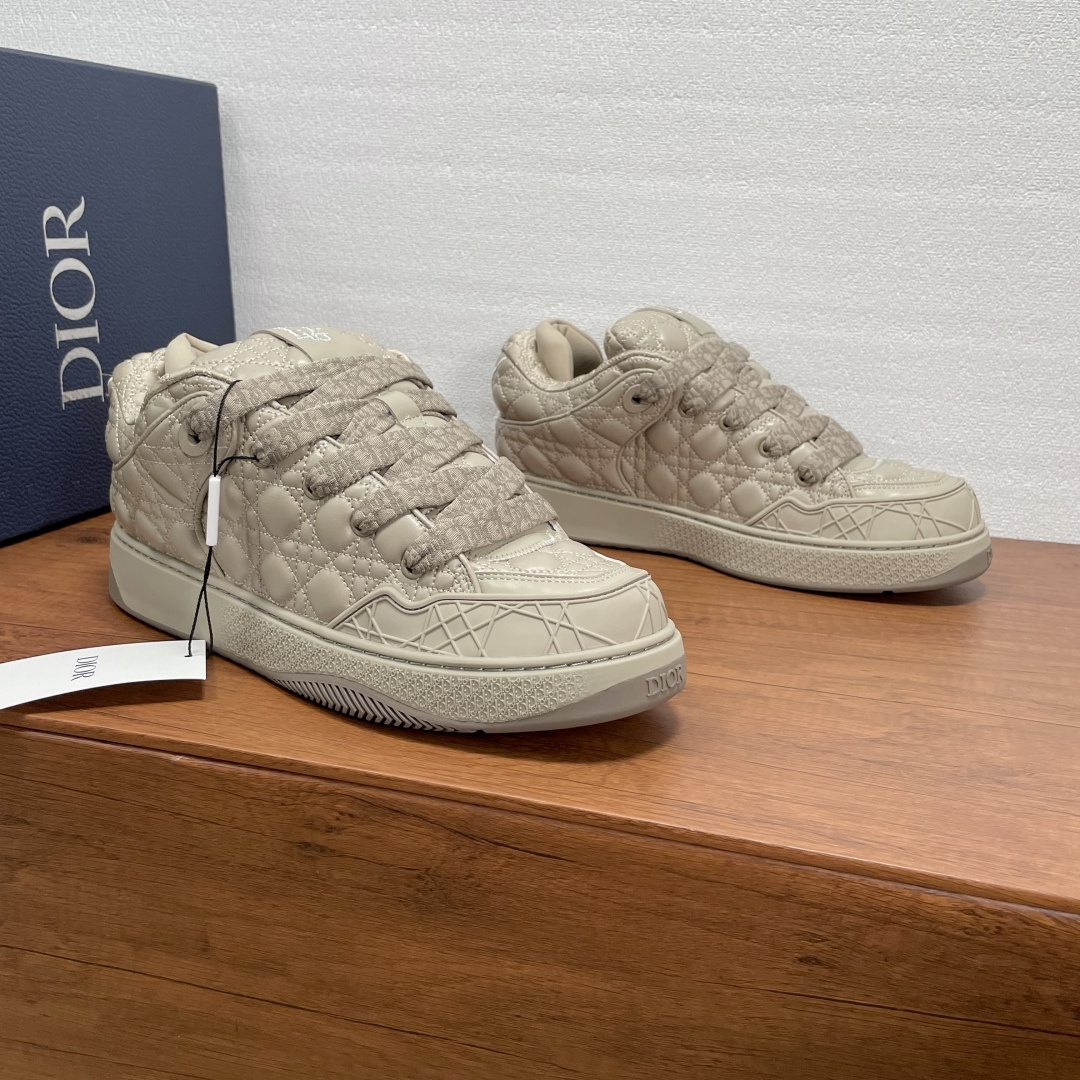 Dior 一比一男士奶茶色立體車縫球鞋 柔和色系穿搭百搭舒適| 13 Dior 一比一男士奶茶色立體車縫球鞋 柔和色系穿搭百搭舒適