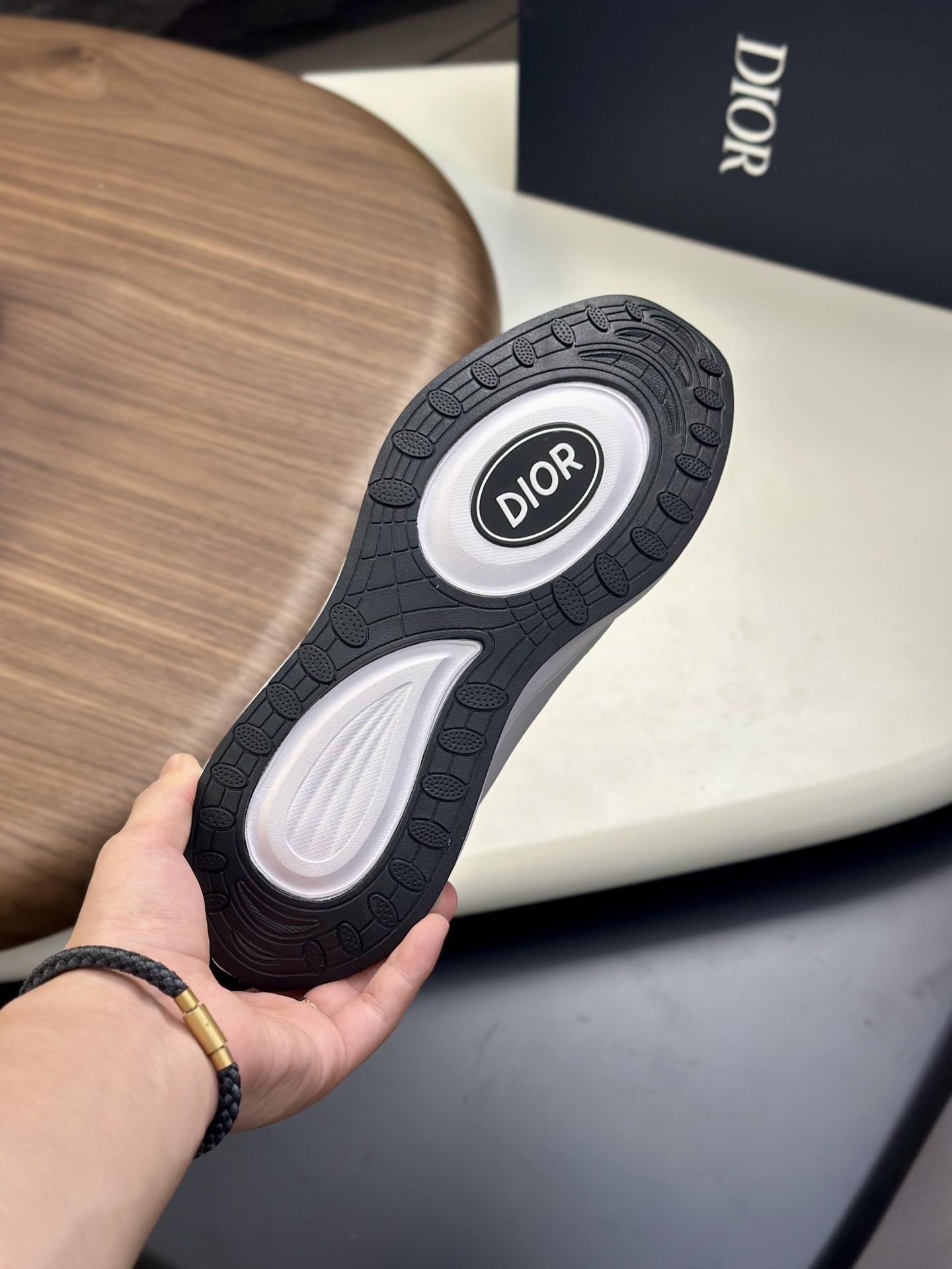 Dior A貨男士白灰網布運動鞋 輕量設計機能感鞋款 春夏日常款| 9 Dior A貨男士白灰網布運動鞋 輕量設計機能感鞋款 春夏日常款