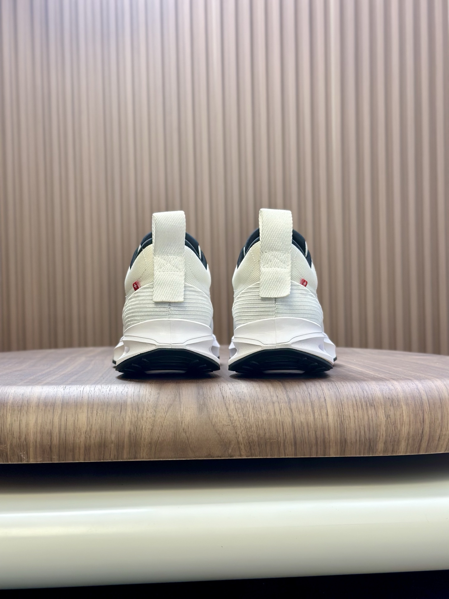 Dior A貨男士白灰網布運動鞋 輕量設計機能感鞋款 春夏日常款| 8 Dior A貨男士白灰網布運動鞋 輕量設計機能感鞋款 春夏日常款