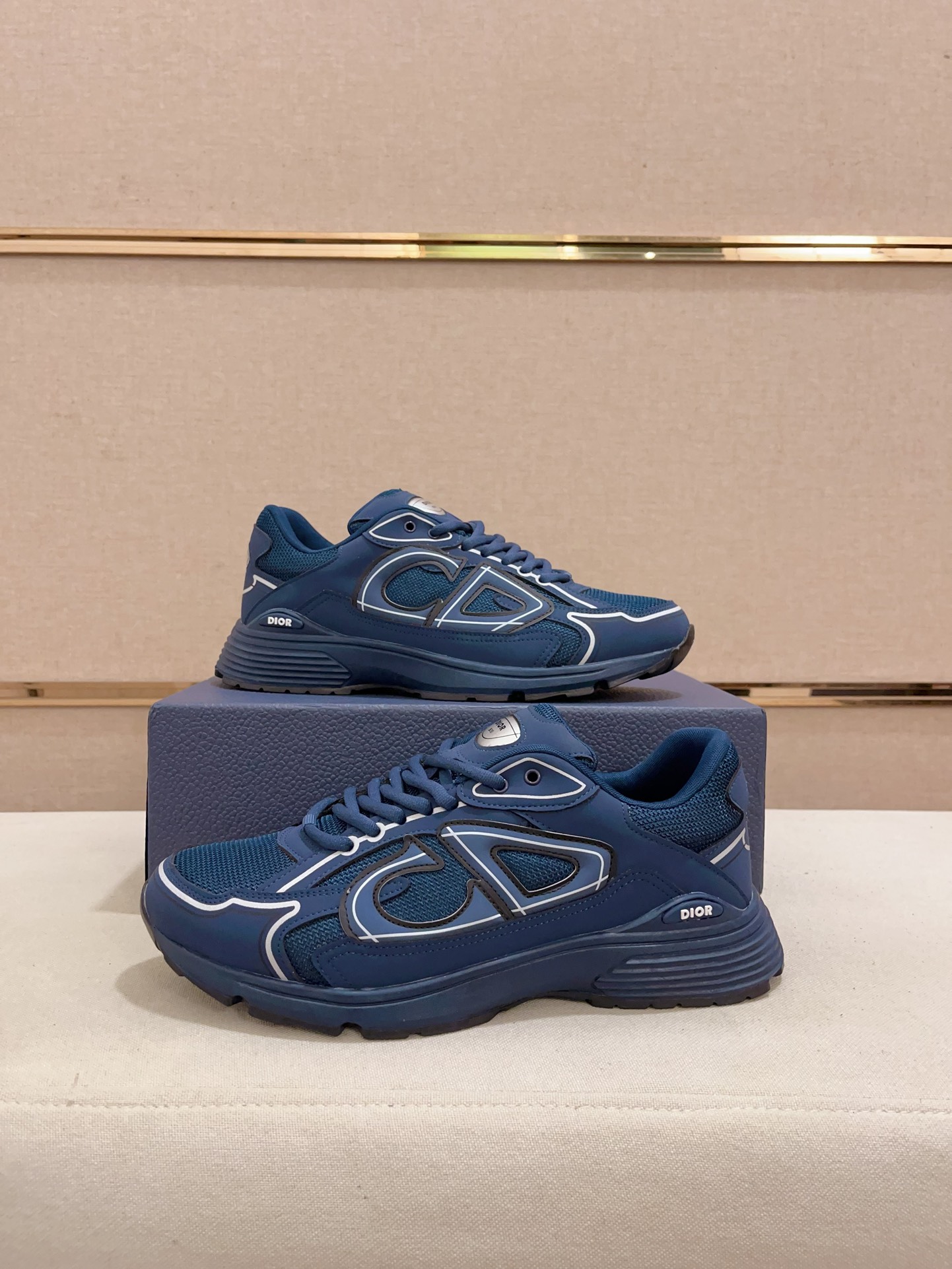 Dior 精品仿製男士藍色運動鞋 CD標誌設計 流線感厚底造型| 9 Dior 精品仿製男士藍色運動鞋 CD標誌設計 流線感厚底造型