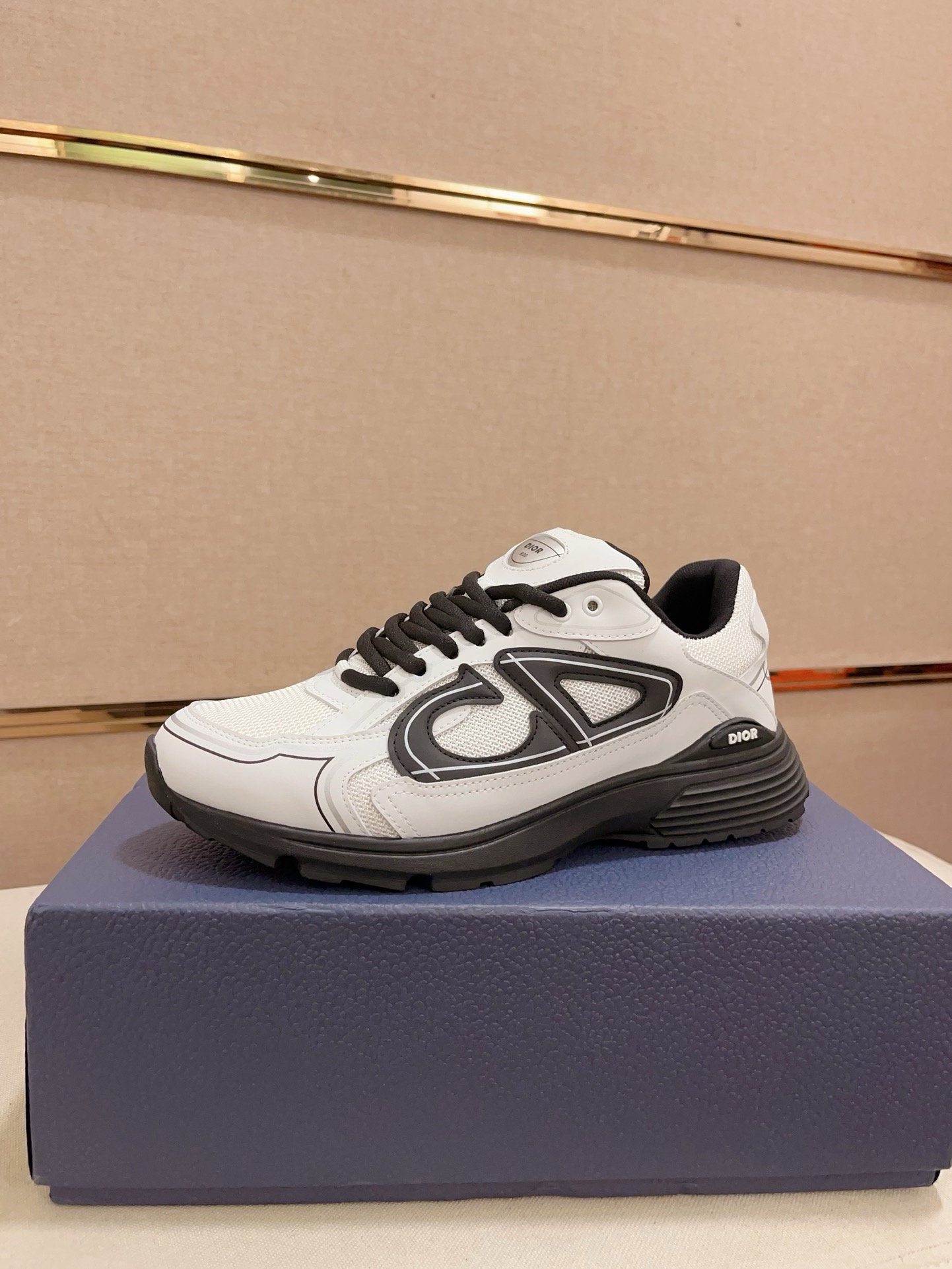Dior 高仿男士白黑撞色運動鞋 厚底造型設計 百搭日常穿搭款