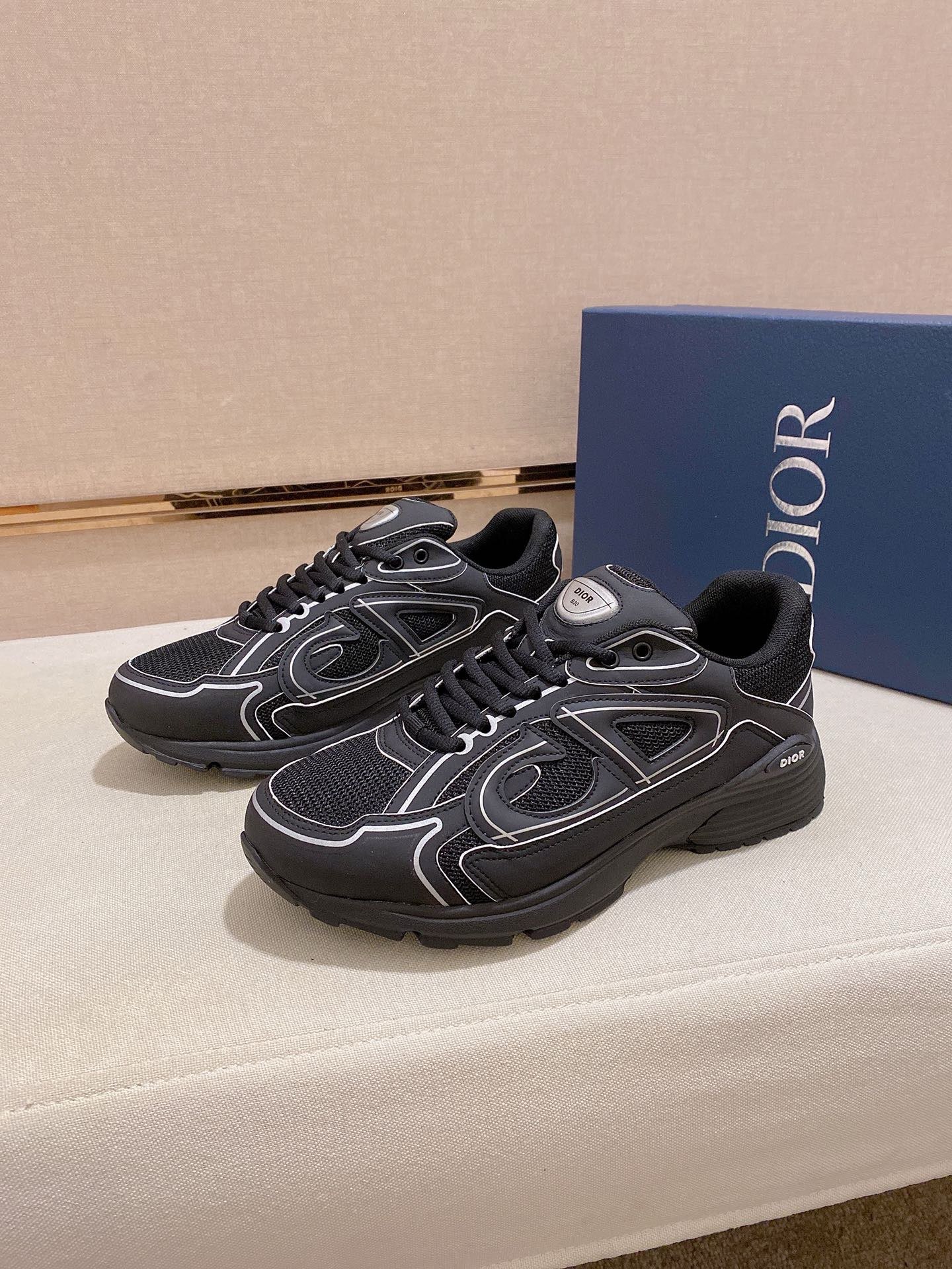 Dior 一比一男士全黑CD厚底慢跑鞋 網布設計 時尚潮流感滿分| 11 Dior 一比一男士全黑CD厚底慢跑鞋 網布設計 時尚潮流感滿分