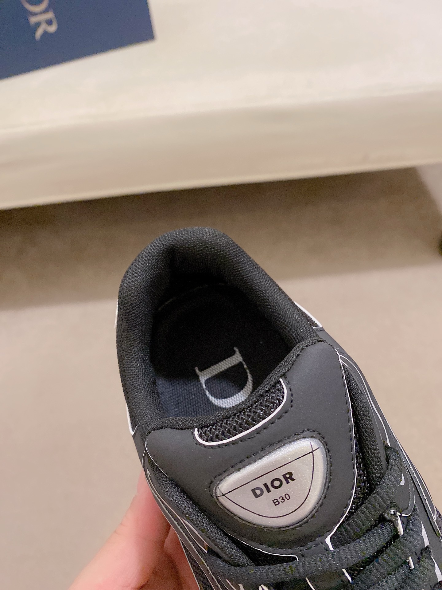 Dior 一比一男士全黑CD厚底慢跑鞋 網布設計 時尚潮流感滿分| 9 Dior 一比一男士全黑CD厚底慢跑鞋 網布設計 時尚潮流感滿分