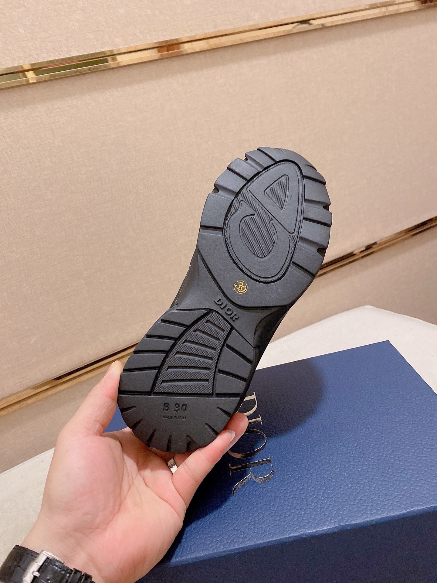 Dior 一比一男士全黑CD厚底慢跑鞋 網布設計 時尚潮流感滿分| 7 Dior 一比一男士全黑CD厚底慢跑鞋 網布設計 時尚潮流感滿分