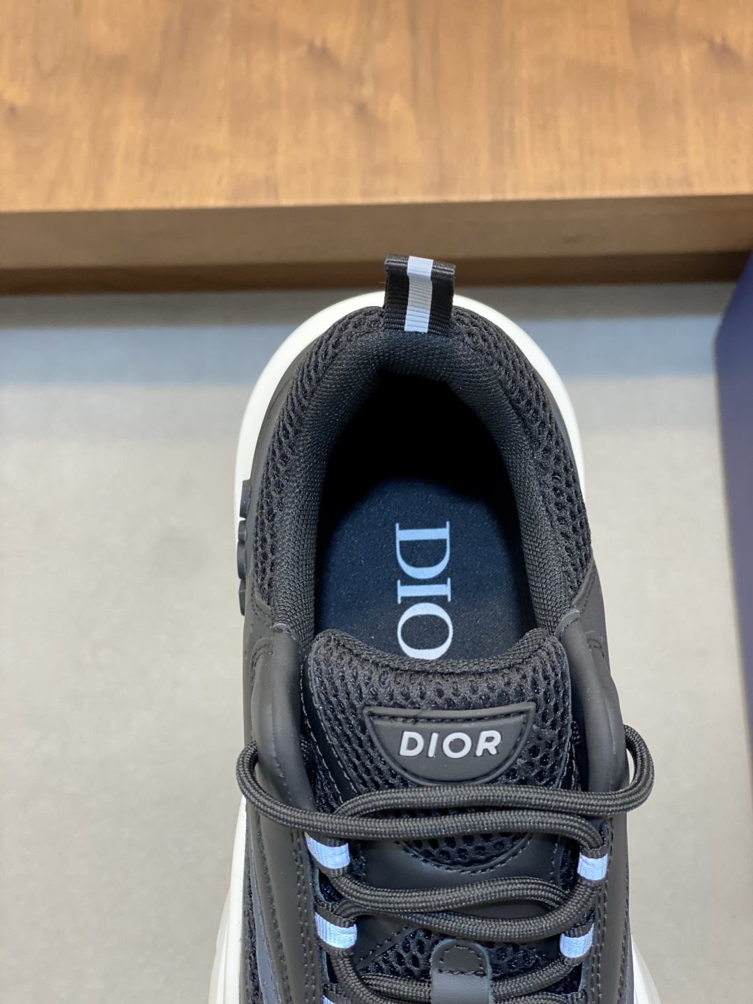 Dior A貨男士黑白拼接網布運動鞋 潮流設計結合機能實穿感| 9 Dior A貨男士黑白拼接網布運動鞋 潮流設計結合機能實穿感