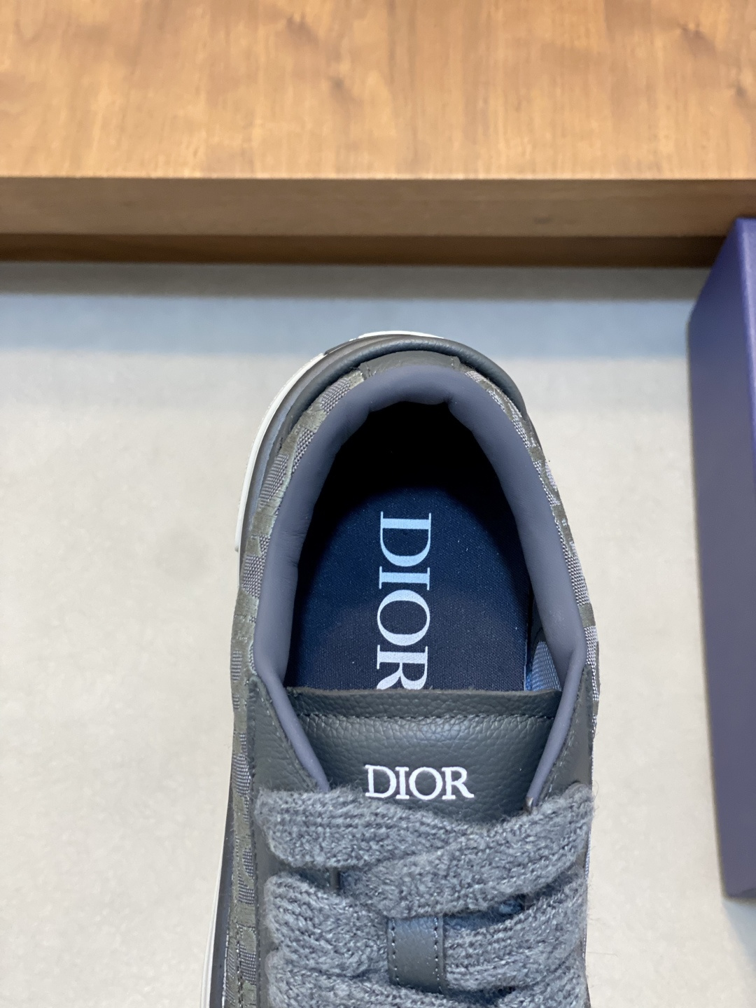 Dior 精品仿製男士灰色織紋板鞋 Darling刺繡鞋帶 潮男必備設計| 9 Dior 精品仿製男士灰色織紋板鞋 Darling刺繡鞋帶 潮男必備設計