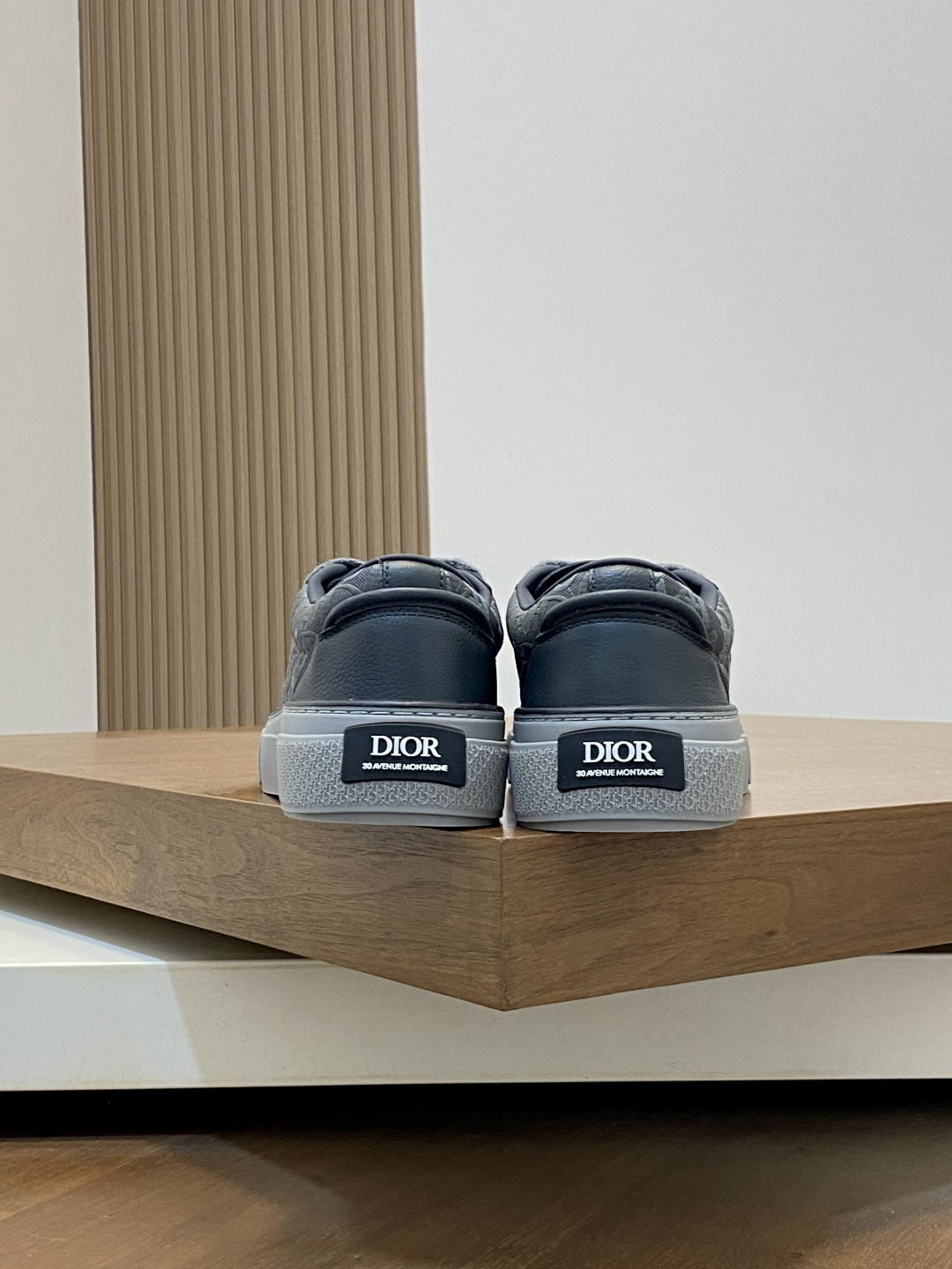 Dior 精品仿製男士灰色織紋板鞋 Darling刺繡鞋帶 潮男必備設計| 8 Dior 精品仿製男士灰色織紋板鞋 Darling刺繡鞋帶 潮男必備設計