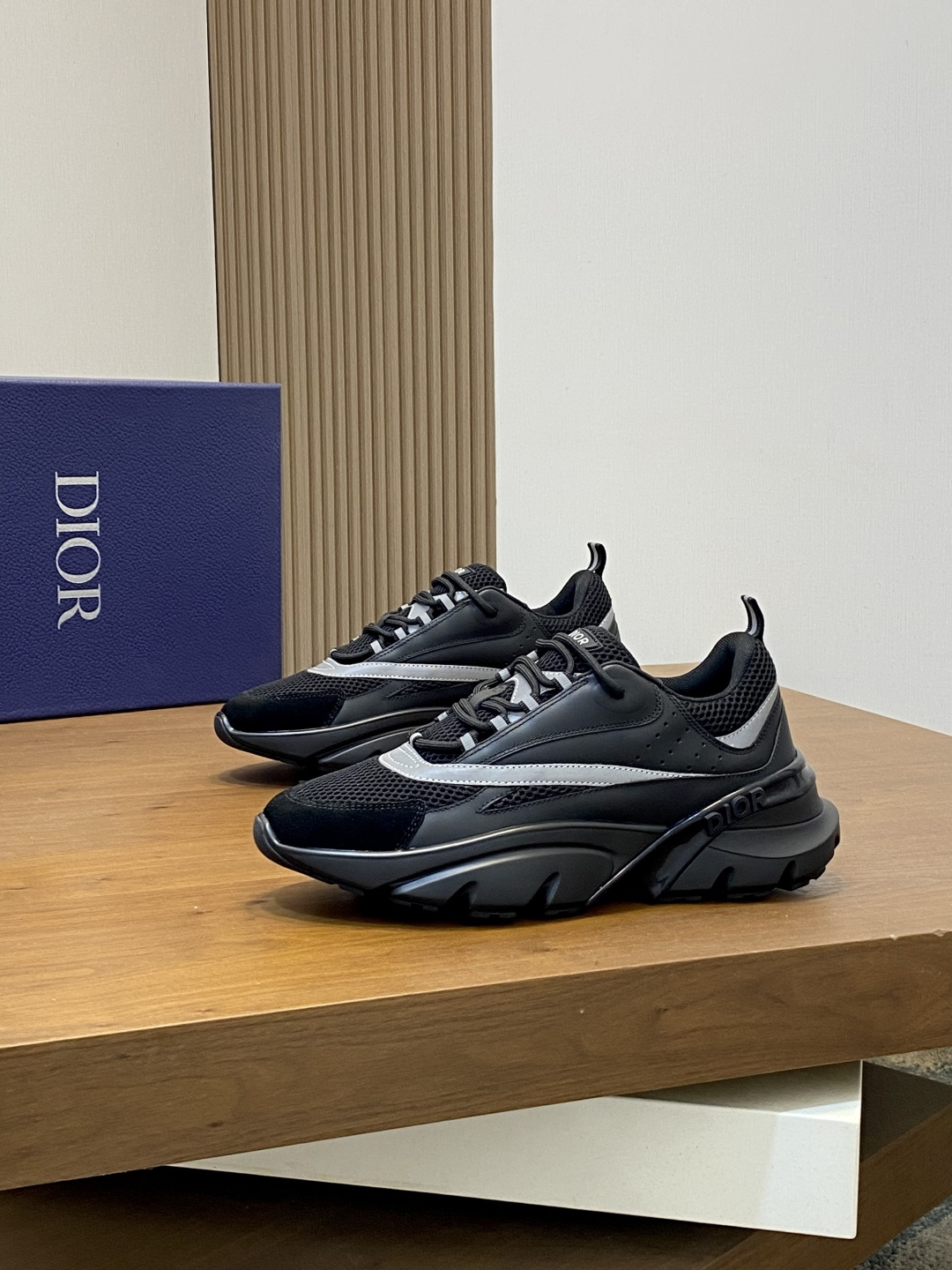 Dior A貨黑白拼接男士運動鞋 經典配色全新版本| 13 Dior A貨黑白拼接男士運動鞋 經典配色全新版本
