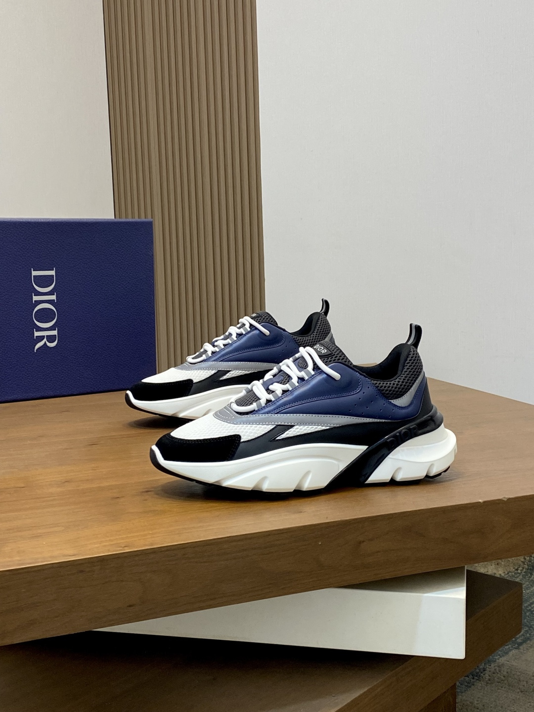 Dior精品仿製男士深藍拼接運動鞋 網眼透氣時尚款| 13 Dior精品仿製男士深藍拼接運動鞋 網眼透氣時尚款