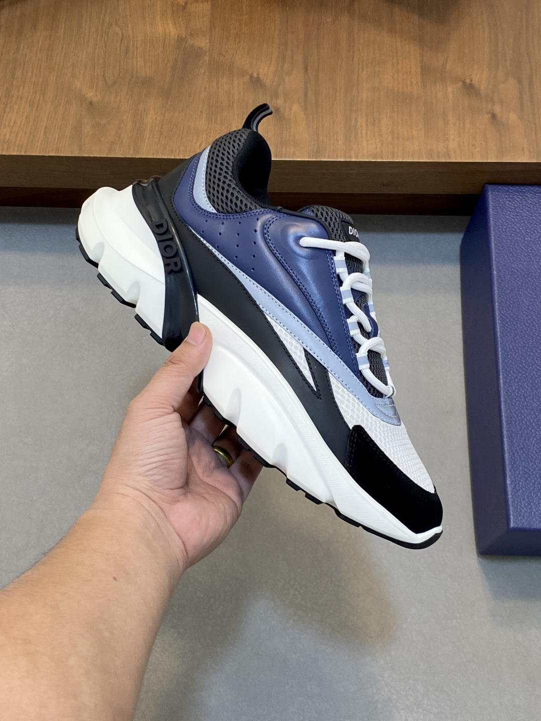 Dior精品仿製男士深藍拼接運動鞋 網眼透氣時尚款| 12 Dior精品仿製男士深藍拼接運動鞋 網眼透氣時尚款