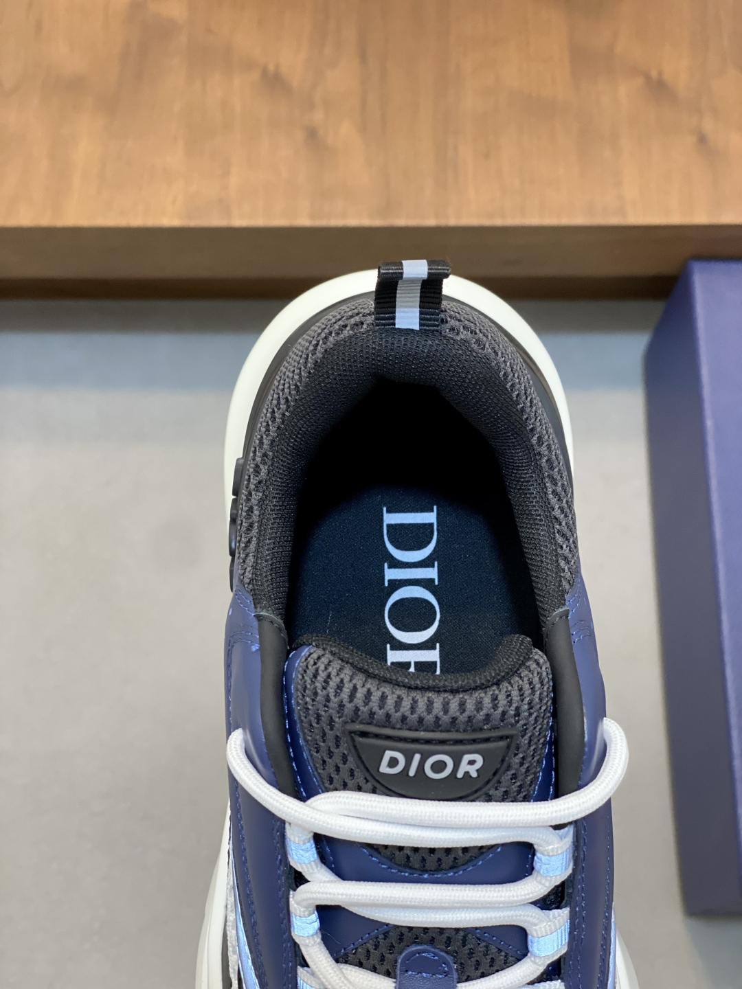 Dior精品仿製男士深藍拼接運動鞋 網眼透氣時尚款| 9 Dior精品仿製男士深藍拼接運動鞋 網眼透氣時尚款