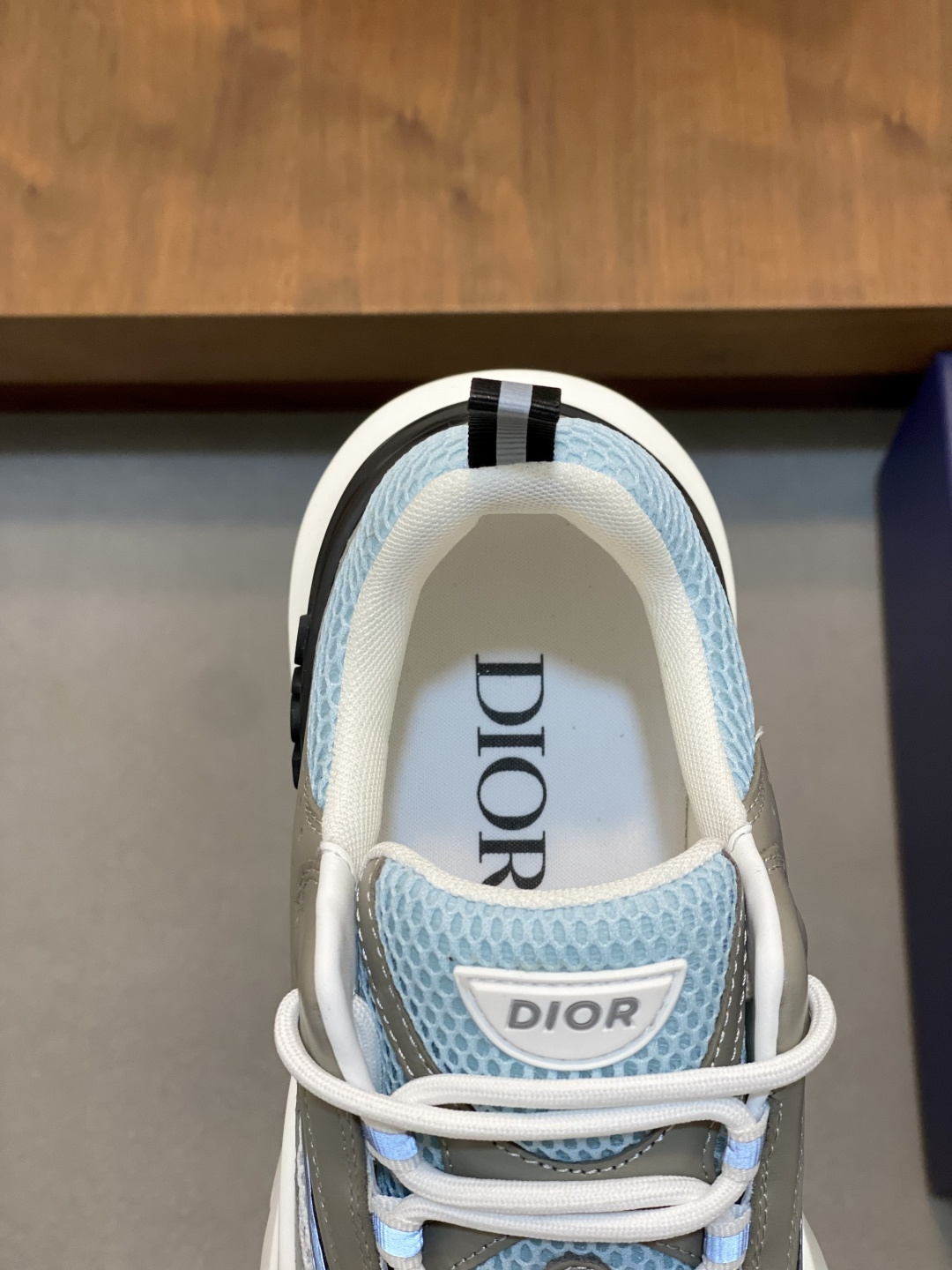 Dior一比一灰藍拼接運動鞋 男士輕量網布鞋款| 9 Dior一比一灰藍拼接運動鞋 男士輕量網布鞋款