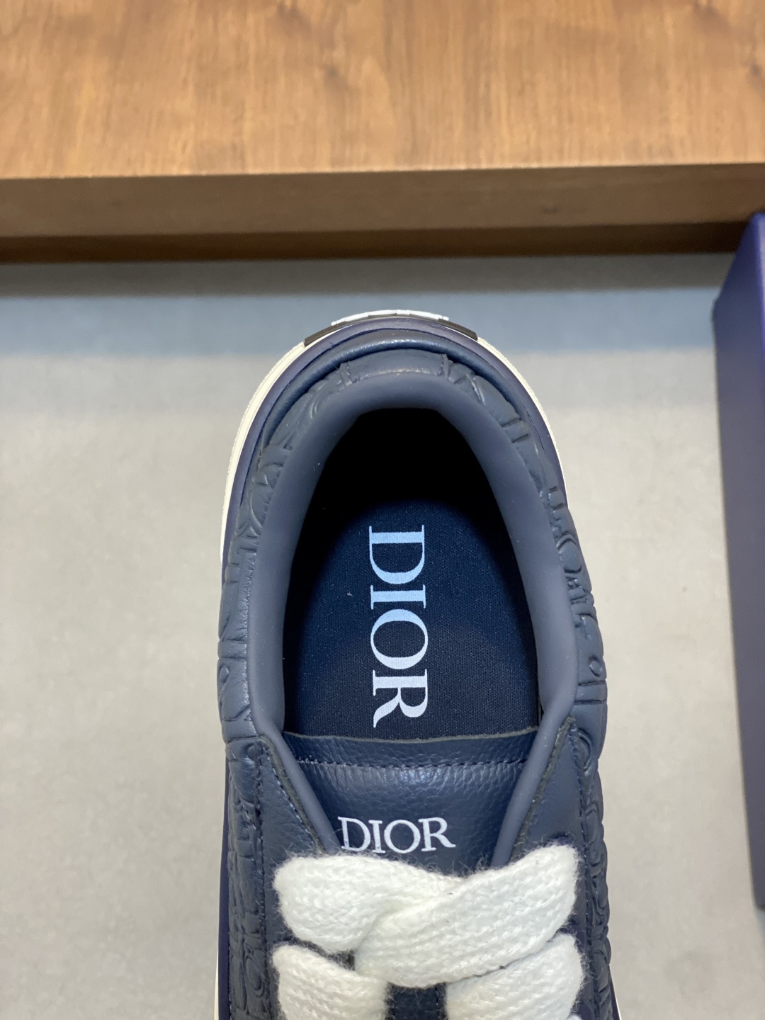 Dior高仿男士黑色皮革運動鞋 厚底設計復古潮流款| 9 Dior高仿男士黑色皮革運動鞋 厚底設計復古潮流款