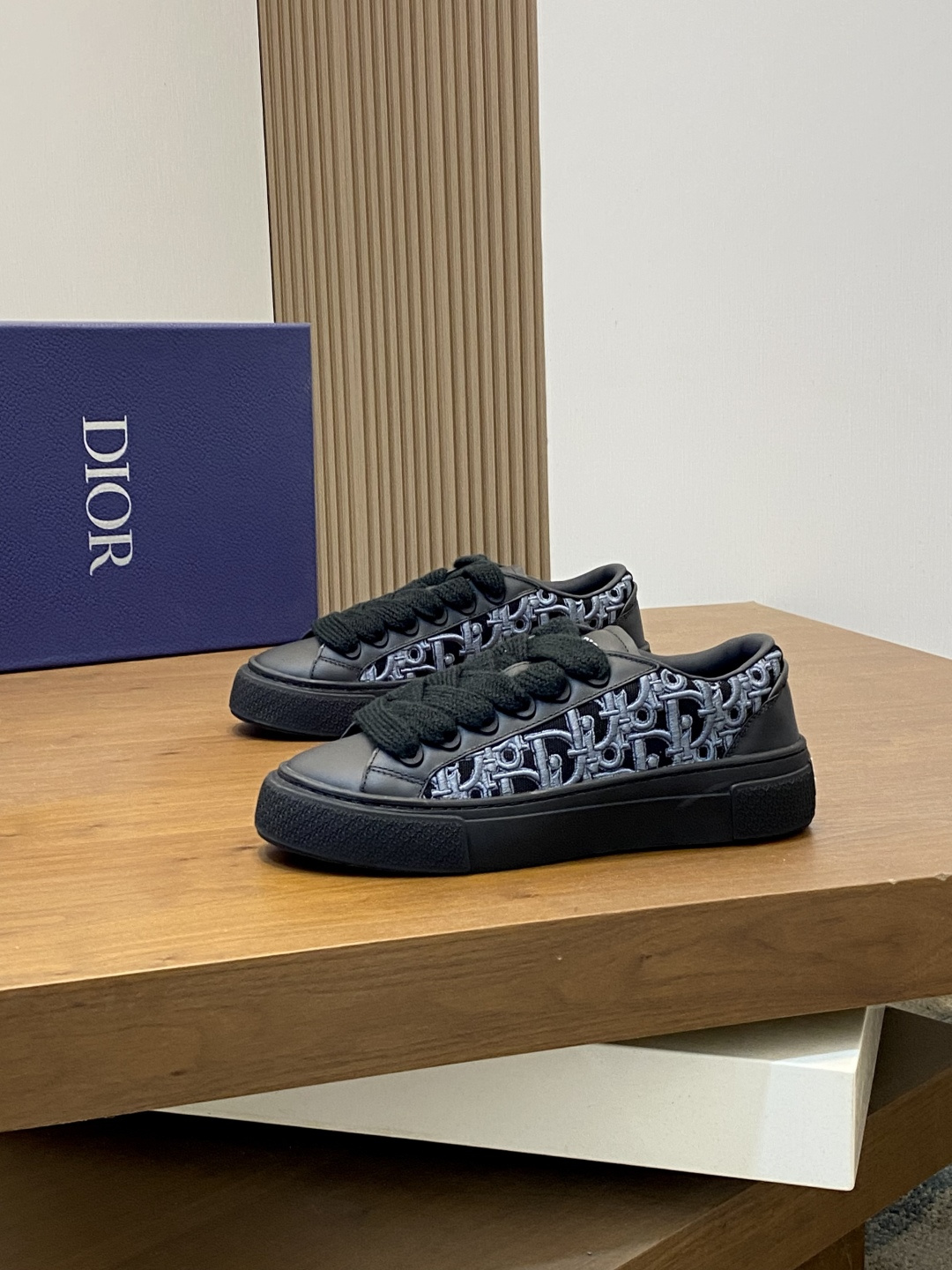 Dior 原單 黑色 Oblique 印花休閒鞋 經典滿版圖騰百搭款| 13 Dior 原單 黑色 Oblique 印花休閒鞋 經典滿版圖騰百搭款