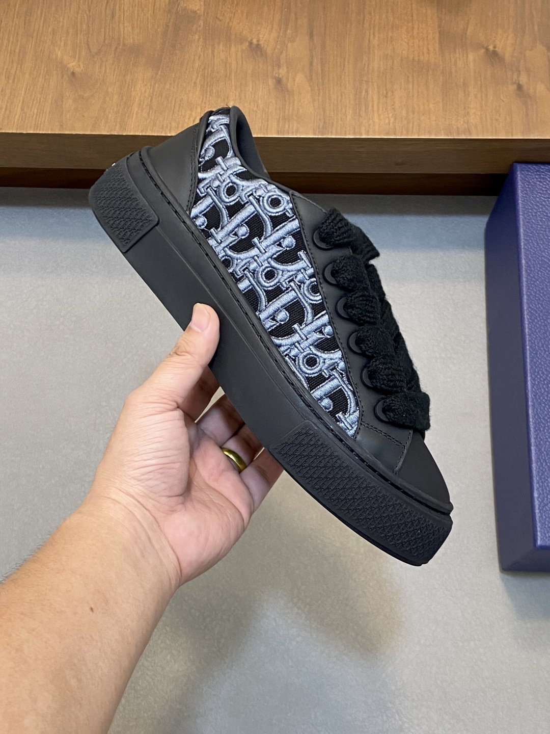 Dior 原單 黑色 Oblique 印花休閒鞋 經典滿版圖騰百搭款| 12 Dior 原單 黑色 Oblique 印花休閒鞋 經典滿版圖騰百搭款