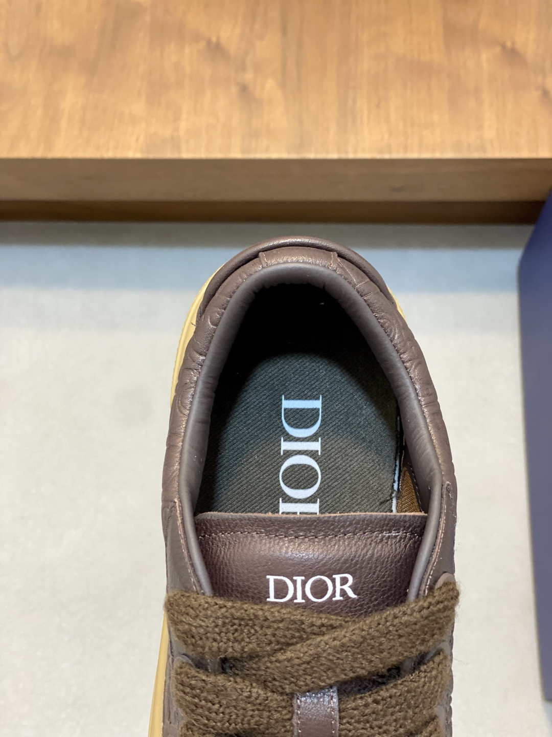 Dior 高仿 男士深棕色休閒鞋 復古橡膠底質感耐穿百搭款| 9 Dior 高仿 男士深棕色休閒鞋 復古橡膠底質感耐穿百搭款