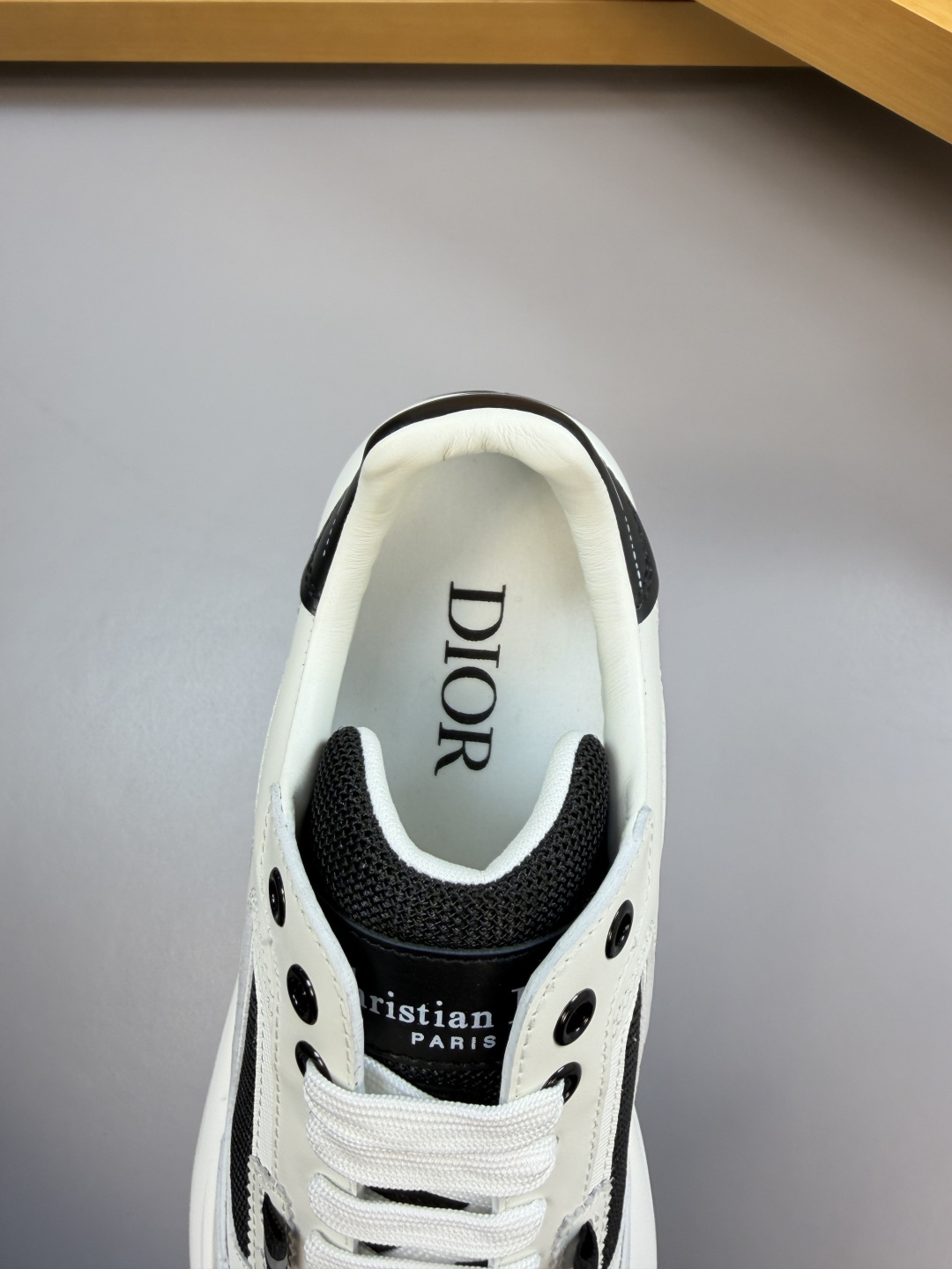 Dior 高仿 男士白黑科技運動鞋 立體拼接設計百搭潮流款| 9 Dior 高仿 男士白黑科技運動鞋 立體拼接設計百搭潮流款