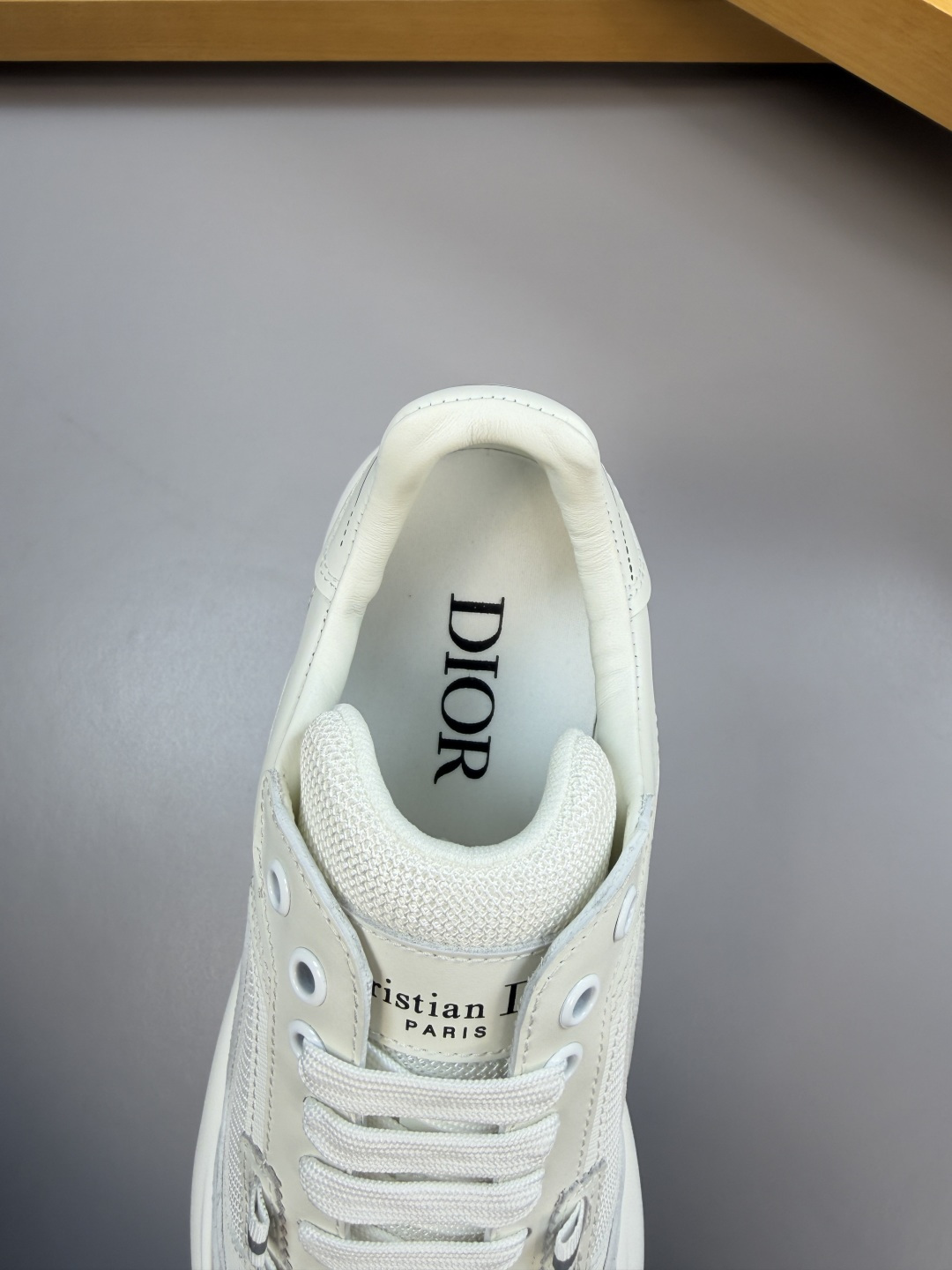 Dior 高仿 男士全白科技運動鞋 清爽輕量透氣百搭休閒款| 9 Dior 高仿 男士全白科技運動鞋 清爽輕量透氣百搭休閒款