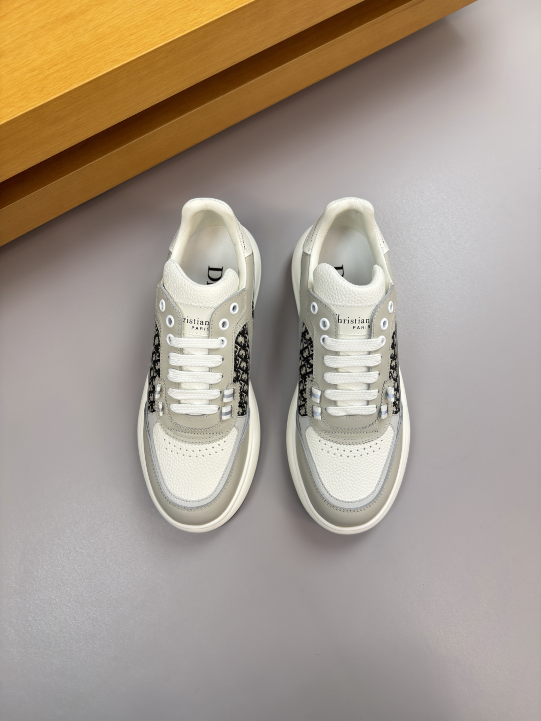 Dior 原單 灰白 Oblique 印花科技運動鞋 百搭輕量休閒款| 14 Dior 原單 灰白 Oblique 印花科技運動鞋 百搭輕量休閒款