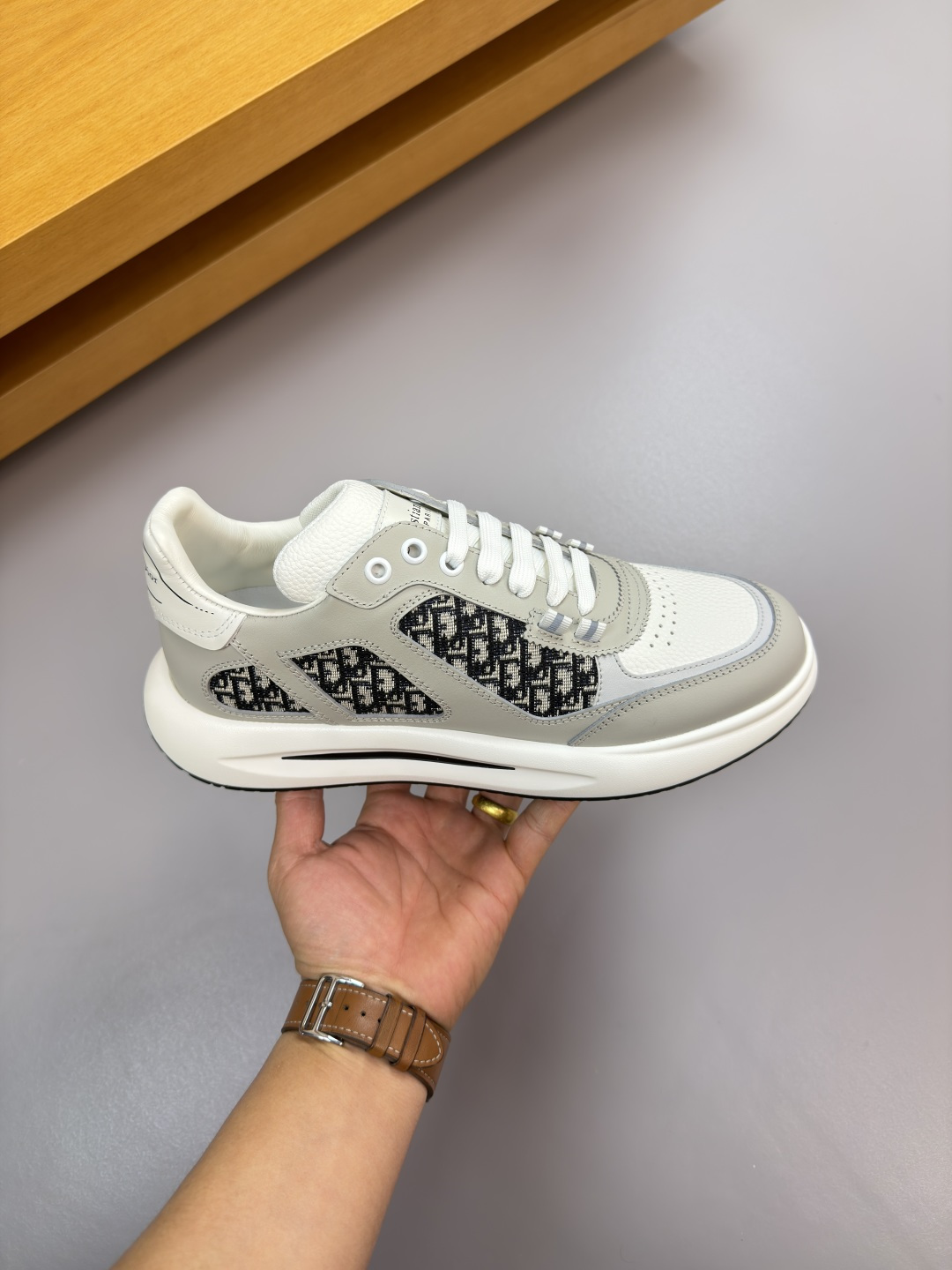 Dior 原單 灰白 Oblique 印花科技運動鞋 百搭輕量休閒款| 12 Dior 原單 灰白 Oblique 印花科技運動鞋 百搭輕量休閒款