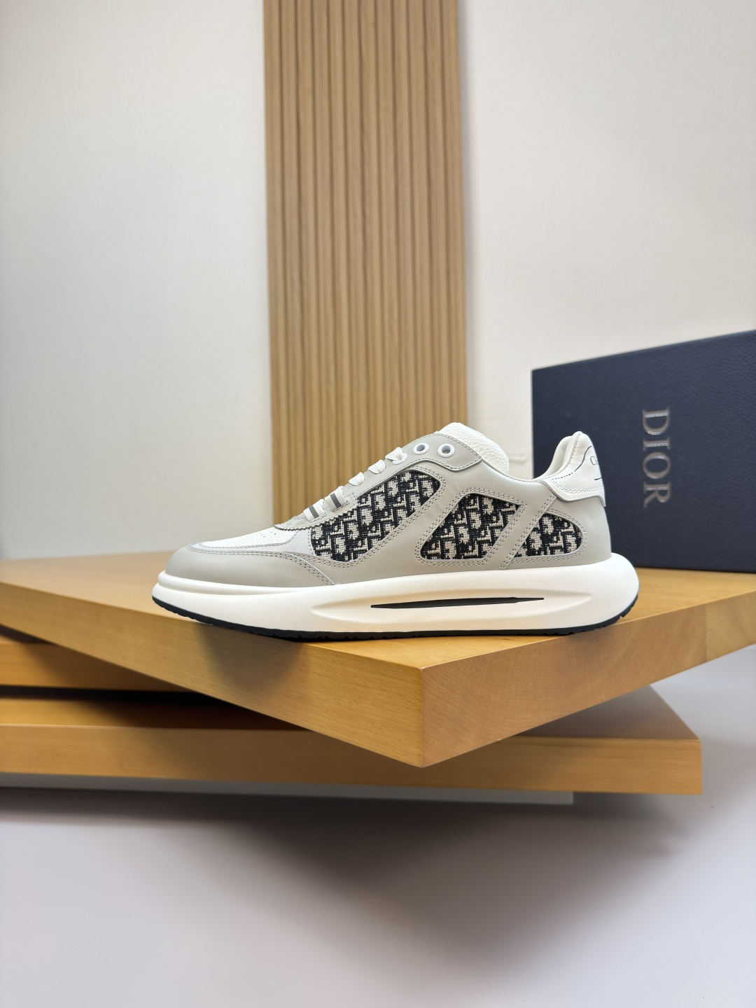 Dior 原單 灰白 Oblique 印花科技運動鞋 百搭輕量休閒款| 11 Dior 原單 灰白 Oblique 印花科技運動鞋 百搭輕量休閒款