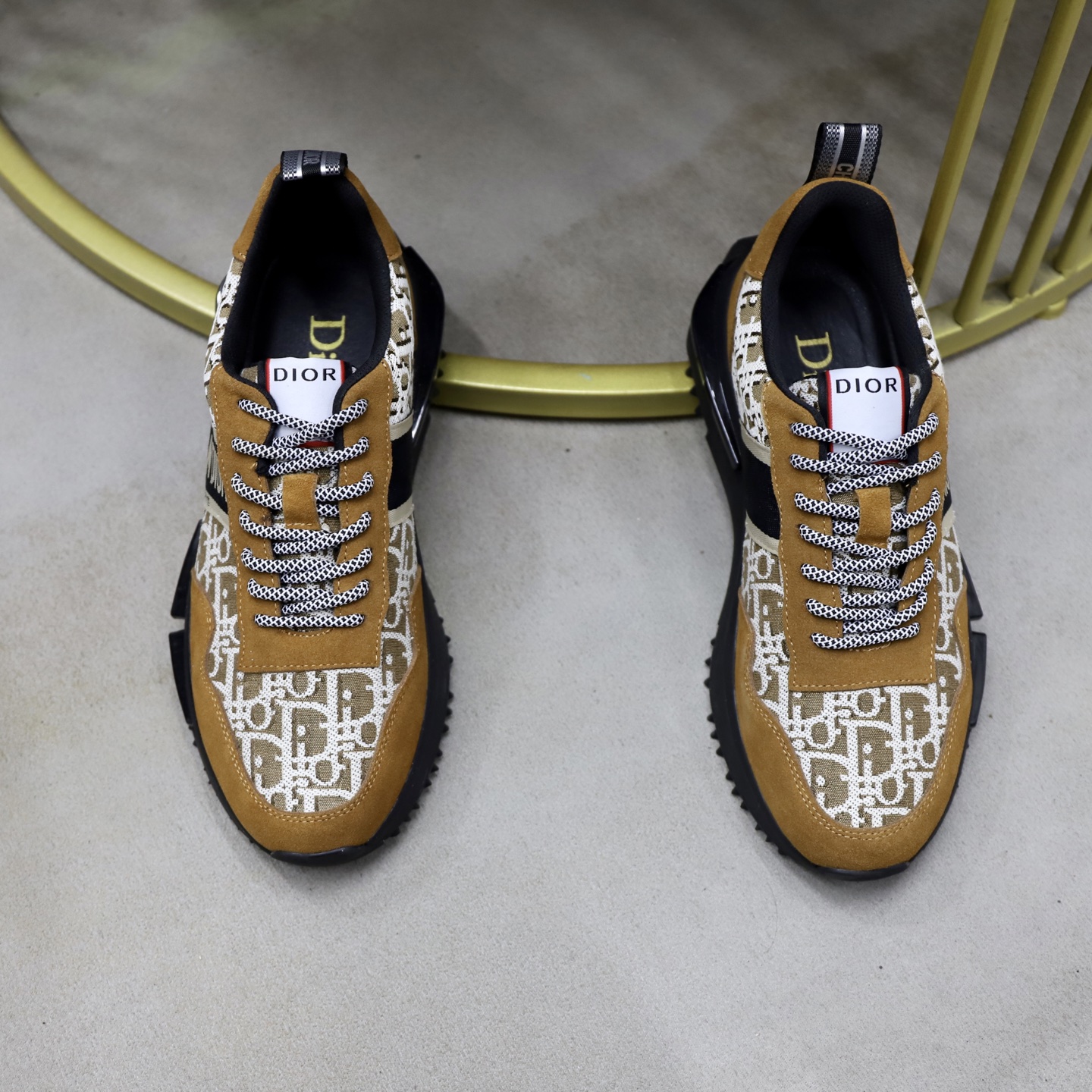 Dior A貨男士 Oblique 老花運動鞋 焦糖麂皮拼接 潮流耐看百搭風格| 13 Dior A貨男士 Oblique 老花運動鞋 焦糖麂皮拼接 潮流耐看百搭風格