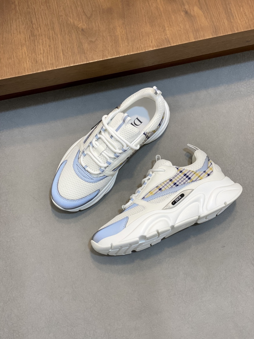 Dior A貨男士輕量運動鞋 白藍透氣拼接款 清爽時尚百搭休閒鞋| 11 Dior A貨男士輕量運動鞋 白藍透氣拼接款 清爽時尚百搭休閒鞋