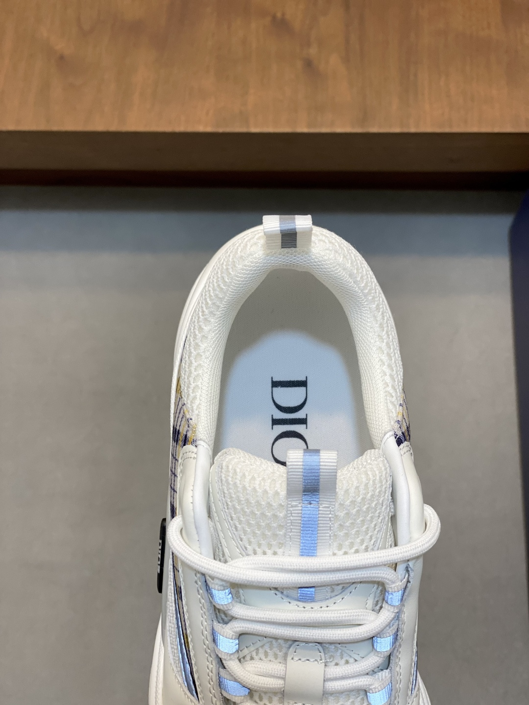 Dior A貨男士輕量運動鞋 白藍透氣拼接款 清爽時尚百搭休閒鞋| 9 Dior A貨男士輕量運動鞋 白藍透氣拼接款 清爽時尚百搭休閒鞋