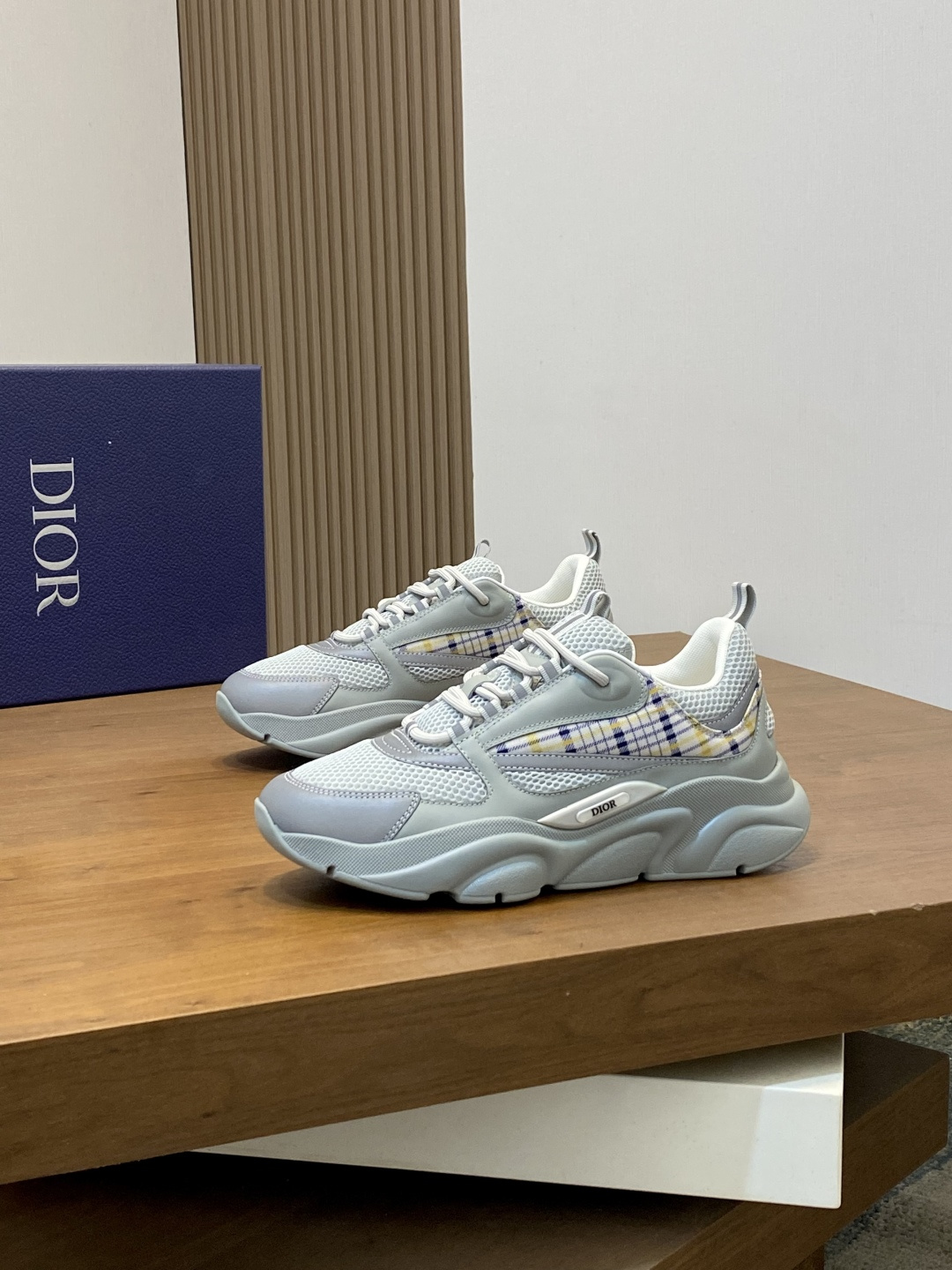 Dior 高仿男士運動鞋 淡灰藍透氣拼接 舒適輕量通勤鞋款| 13 Dior 高仿男士運動鞋 淡灰藍透氣拼接 舒適輕量通勤鞋款