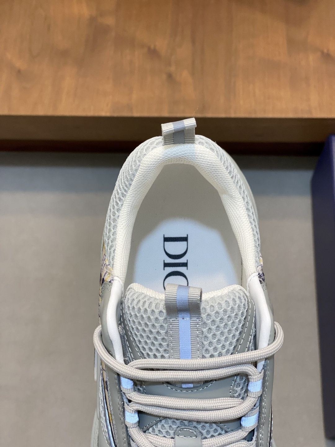 Dior 高仿男士運動鞋 淡灰藍透氣拼接 舒適輕量通勤鞋款| 9 Dior 高仿男士運動鞋 淡灰藍透氣拼接 舒適輕量通勤鞋款