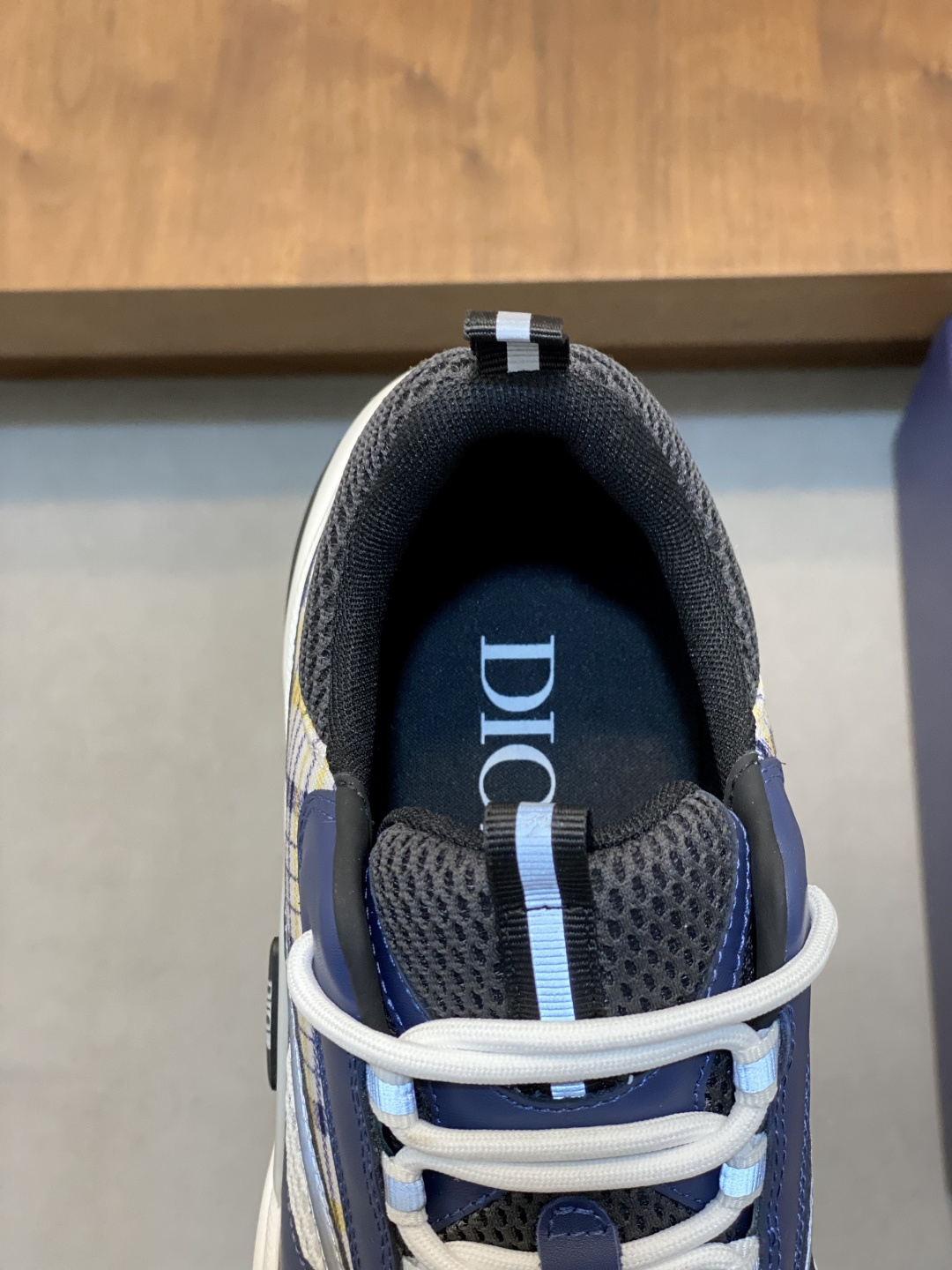 Dior 高仿男士運動鞋藍白拼接設計 百搭輕量潮流款| 9 Dior 高仿男士運動鞋藍白拼接設計 百搭輕量潮流款