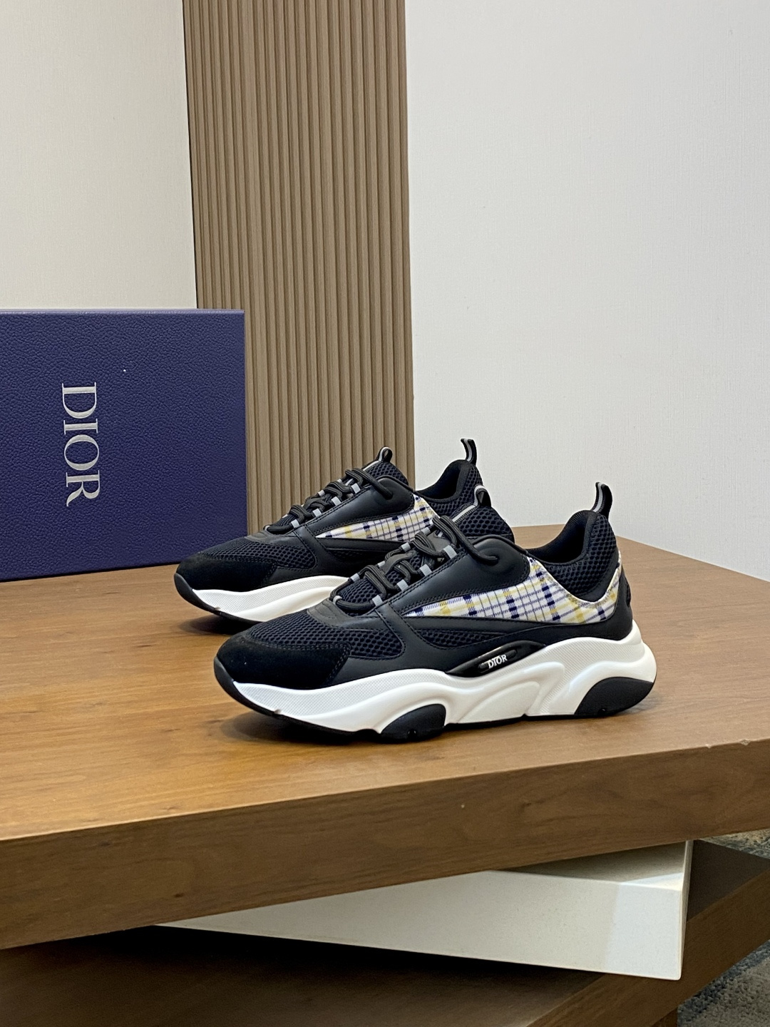 Dior 高仿男士黑灰運動鞋 都會風格輕量舒適百搭鞋款| 13 Dior 高仿男士黑灰運動鞋 都會風格輕量舒適百搭鞋款