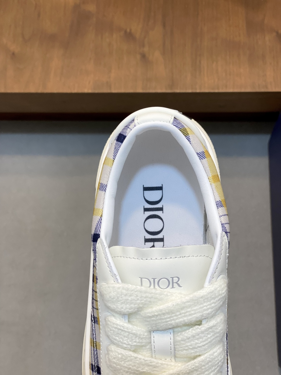 Dior 高仿白色格紋帆布鞋 男女款清新百搭休閒鞋人氣推薦| 9 Dior 高仿白色格紋帆布鞋 男女款清新百搭休閒鞋人氣推薦