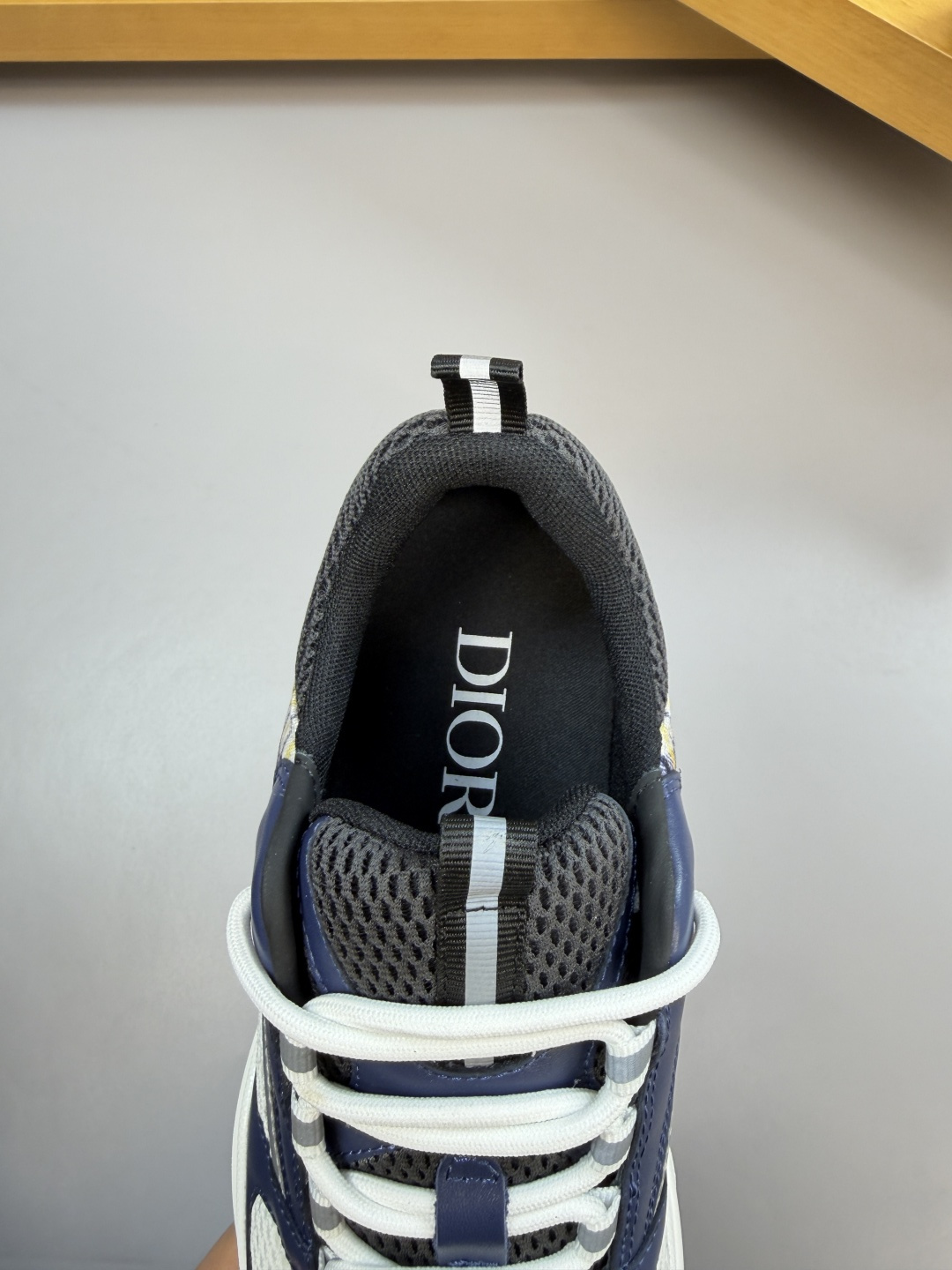 Dior 高仿藍白運動鞋 男女款輕量透氣百搭慢跑風格| 9 Dior 高仿藍白運動鞋 男女款輕量透氣百搭慢跑風格