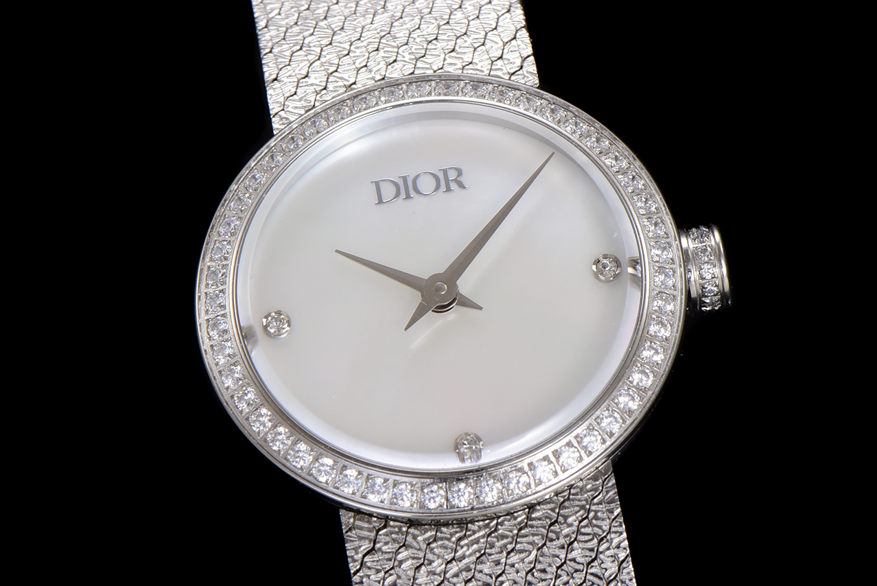Dior高仿銀色女錶 鑽圈白面簡約風質感款| 11 Dior高仿銀色女錶 鑽圈白面簡約風質感款