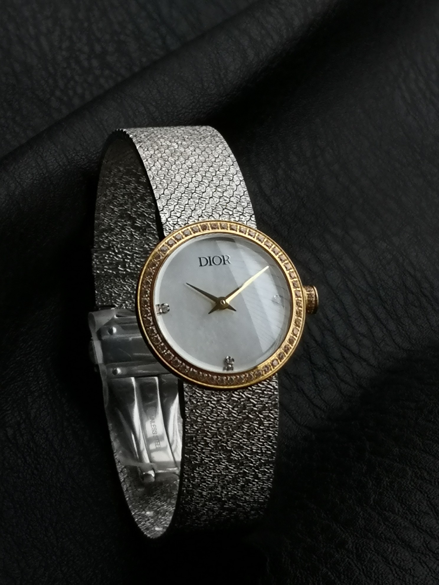 Dior原單女錶 金邊珍珠白面配銀編織錶帶精品| 14 Dior原單女錶 金邊珍珠白面配銀編織錶帶精品