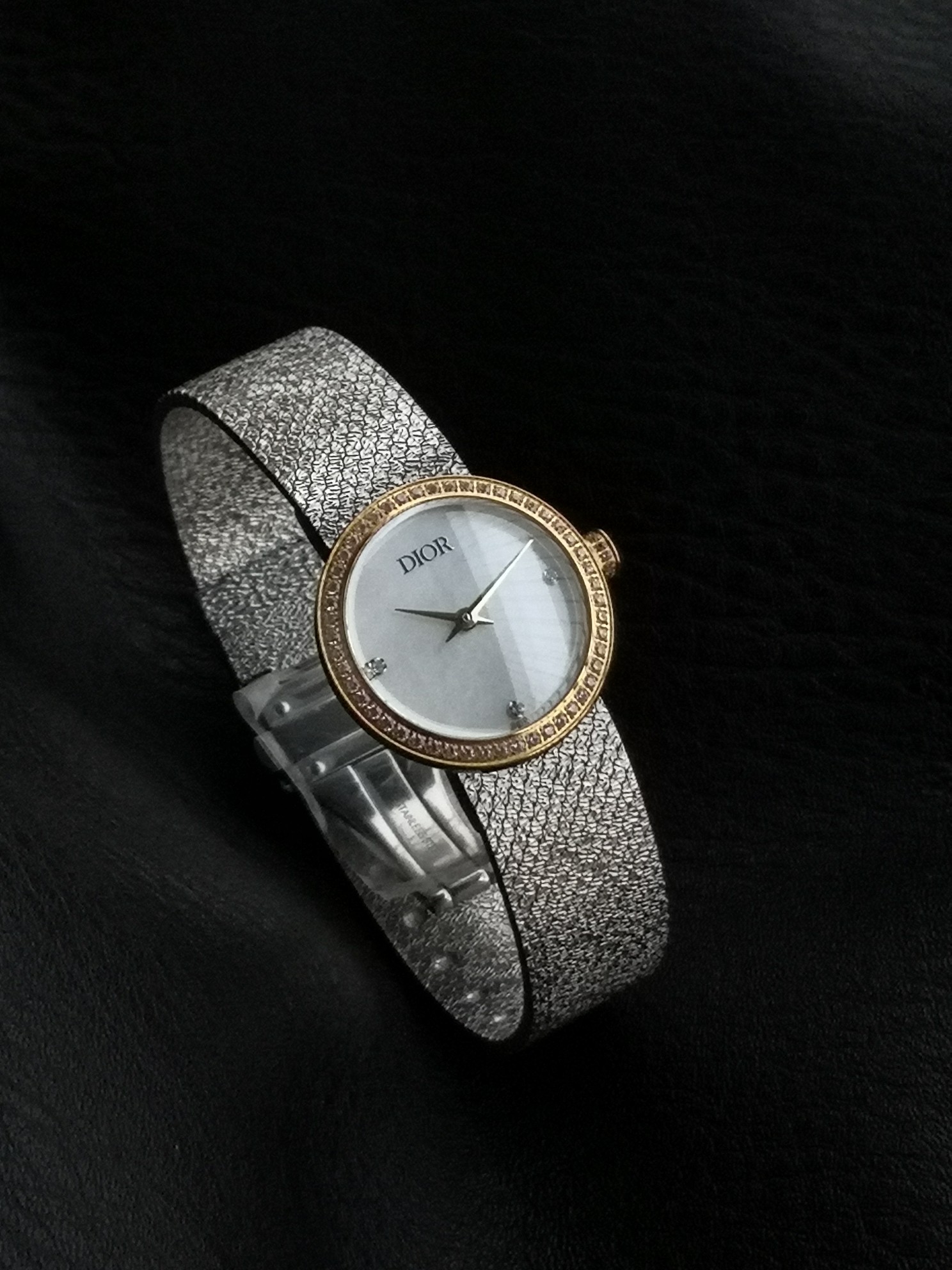 Dior原單女錶 金邊珍珠白面配銀編織錶帶精品| 10 Dior原單女錶 金邊珍珠白面配銀編織錶帶精品
