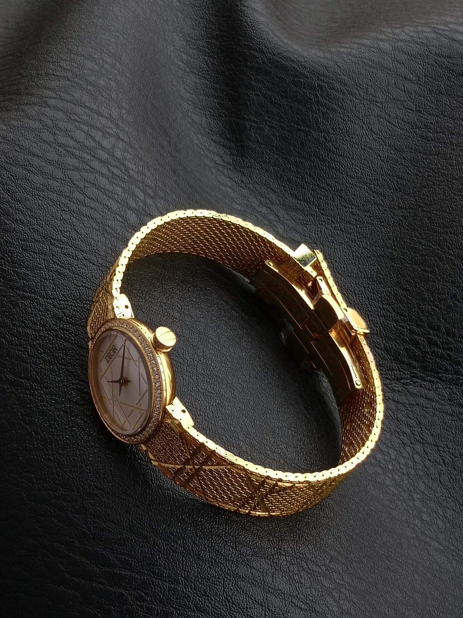 Dior A貨金色幾何女錶 鑽圈設計百搭金雕紋款| 9 Dior A貨金色幾何女錶 鑽圈設計百搭金雕紋款