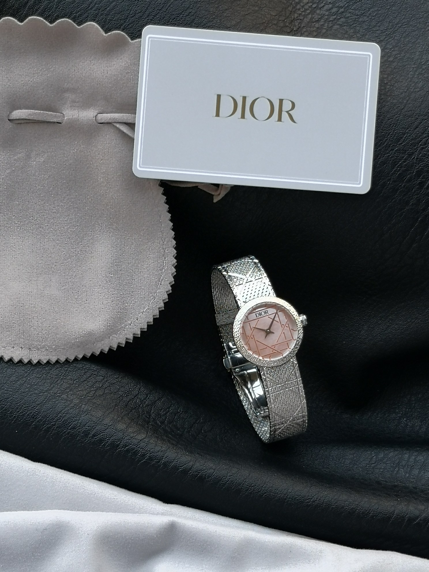Dior一比一粉色幾何女錶 銀雕錶帶搭配玫粉立體面盤| 11 Dior一比一粉色幾何女錶 銀雕錶帶搭配玫粉立體面盤