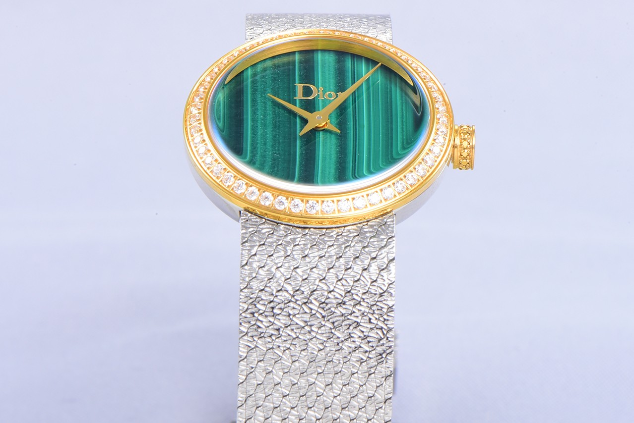 Dior精品仿製孔雀綠面女錶 金框鑽圈配銀色網帶| 9 Dior精品仿製孔雀綠面女錶 金框鑽圈配銀色網帶