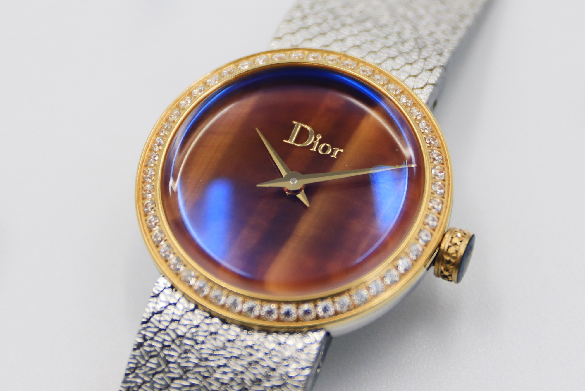Dior高仿金邊琥珀面女士手錶晶透感優雅質感| 13 Dior高仿金邊琥珀面女士手錶晶透感優雅質感