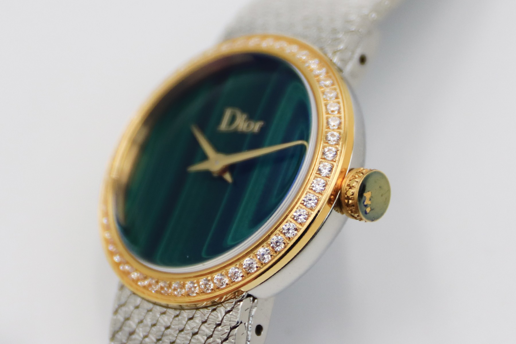 Dior高仿藍綠漸層面金邊女錶典雅百搭款| 12 Dior高仿藍綠漸層面金邊女錶典雅百搭款