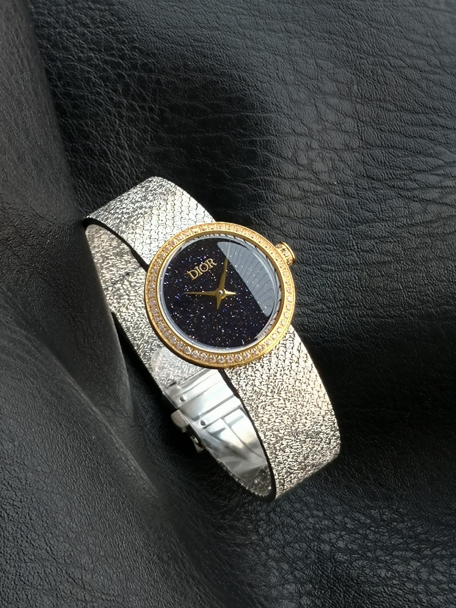Dior高仿黑金星砂面手錶優雅精品女款| 10 Dior高仿黑金星砂面手錶優雅精品女款