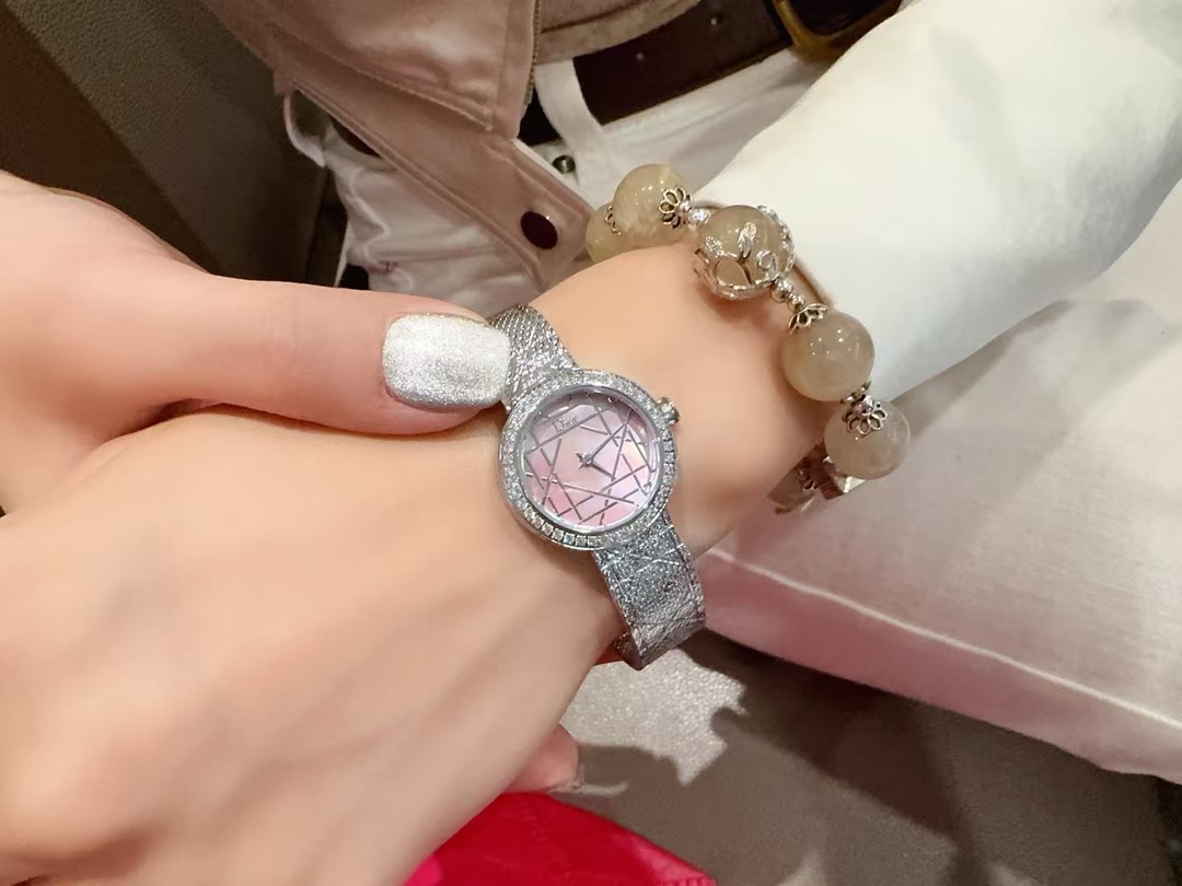 Dior高仿粉貝母切面女錶銀鑽錶圈奢華設計| 14 Dior高仿粉貝母切面女錶銀鑽錶圈奢華設計