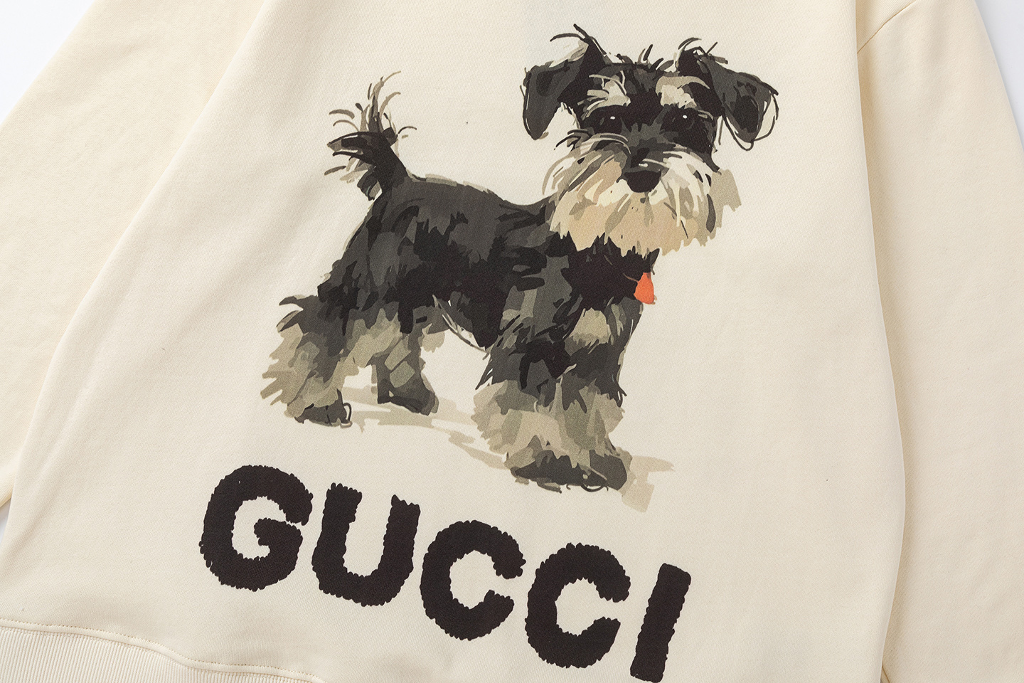 Gucci 高仿圓領長袖 狗狗印花奶白上衣 男生休閒造型首選| 14 Gucci 高仿圓領長袖 狗狗印花奶白上衣 男生休閒造型首選